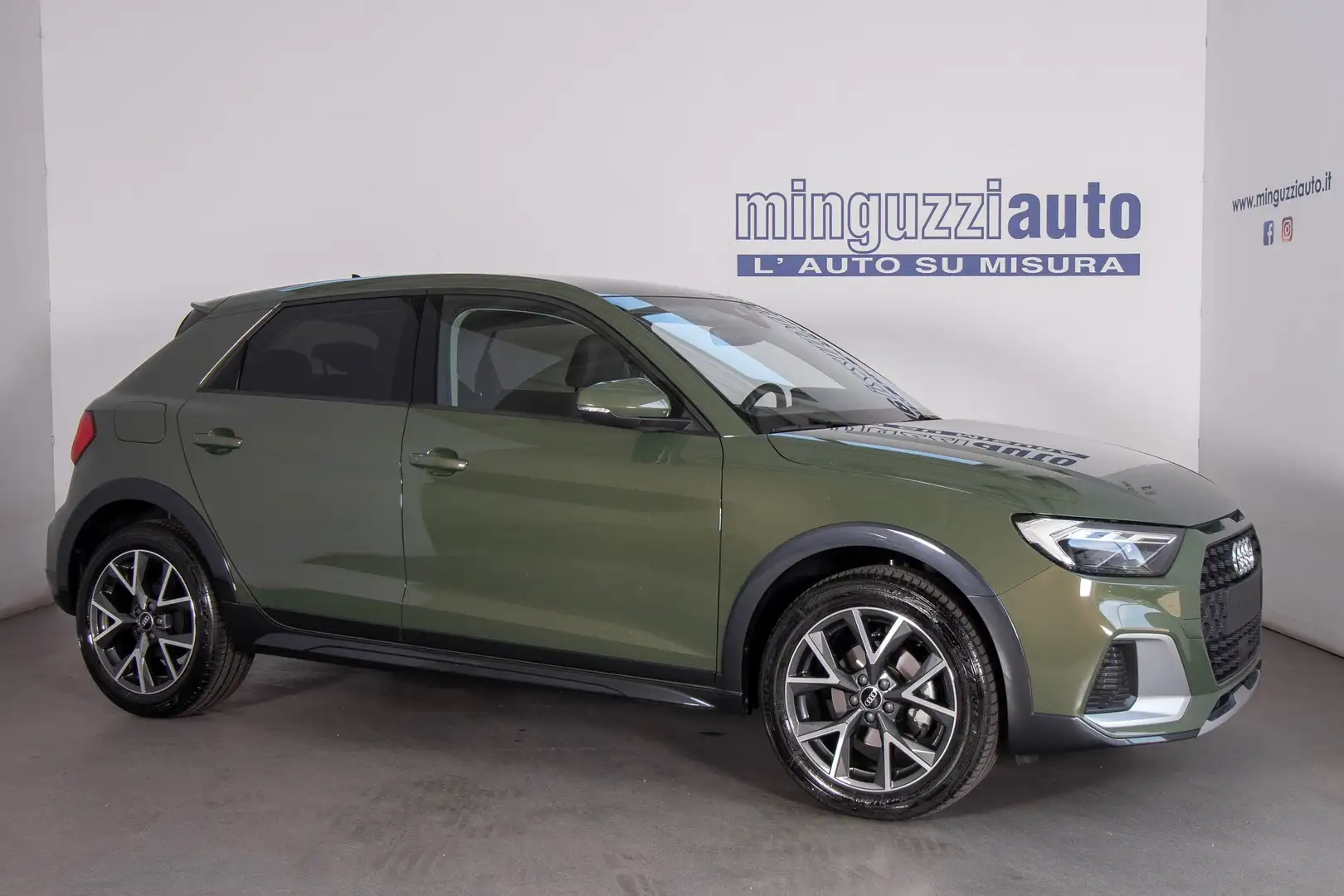Audi A1 allstreet 25 1.0 tfsi Business 95cv Verde - 1