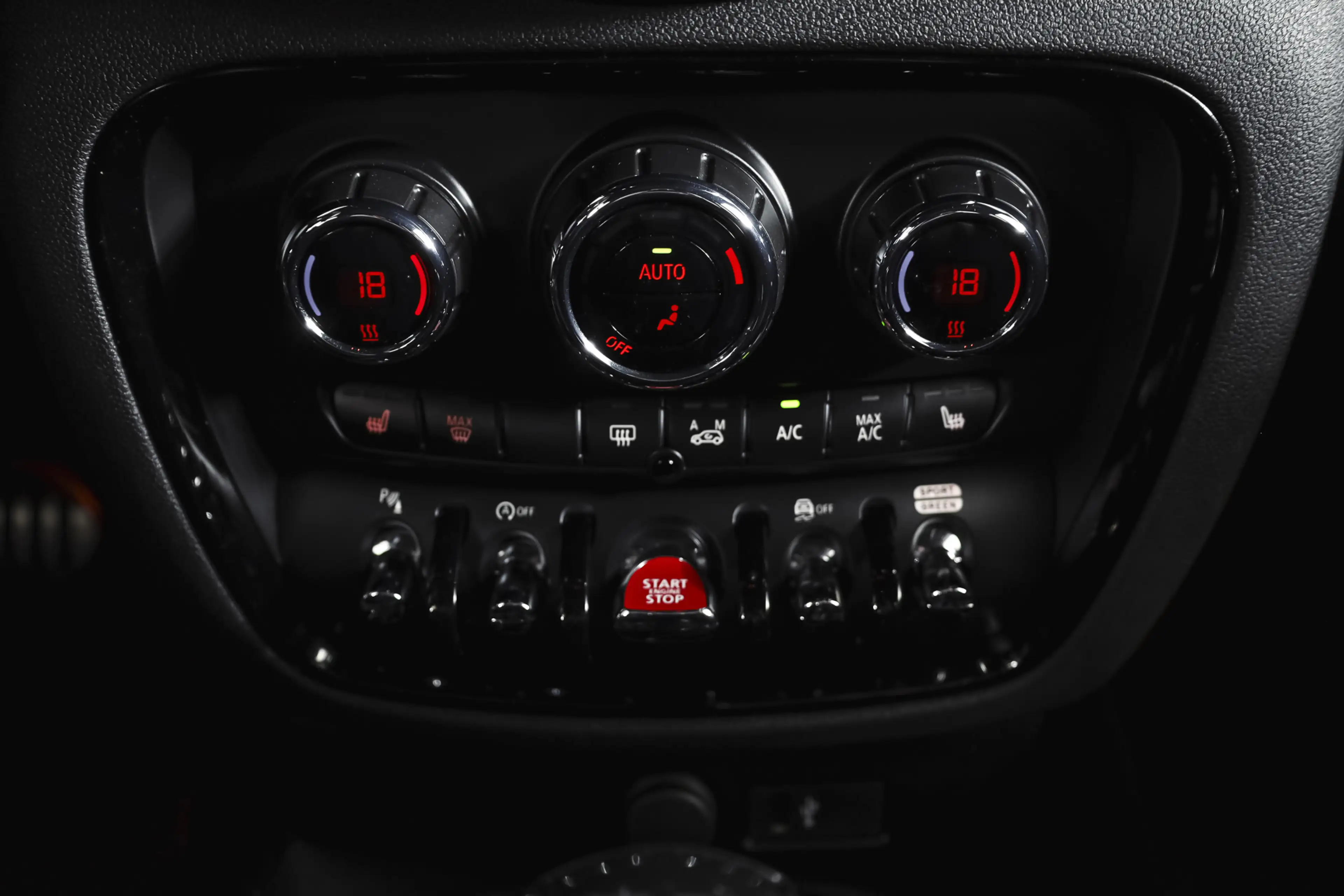 MINI John Cooper Works Clubman 2.0 JCW ALL4 Chili | S/K-Panodak | Adapt. Cruise | — photo 29