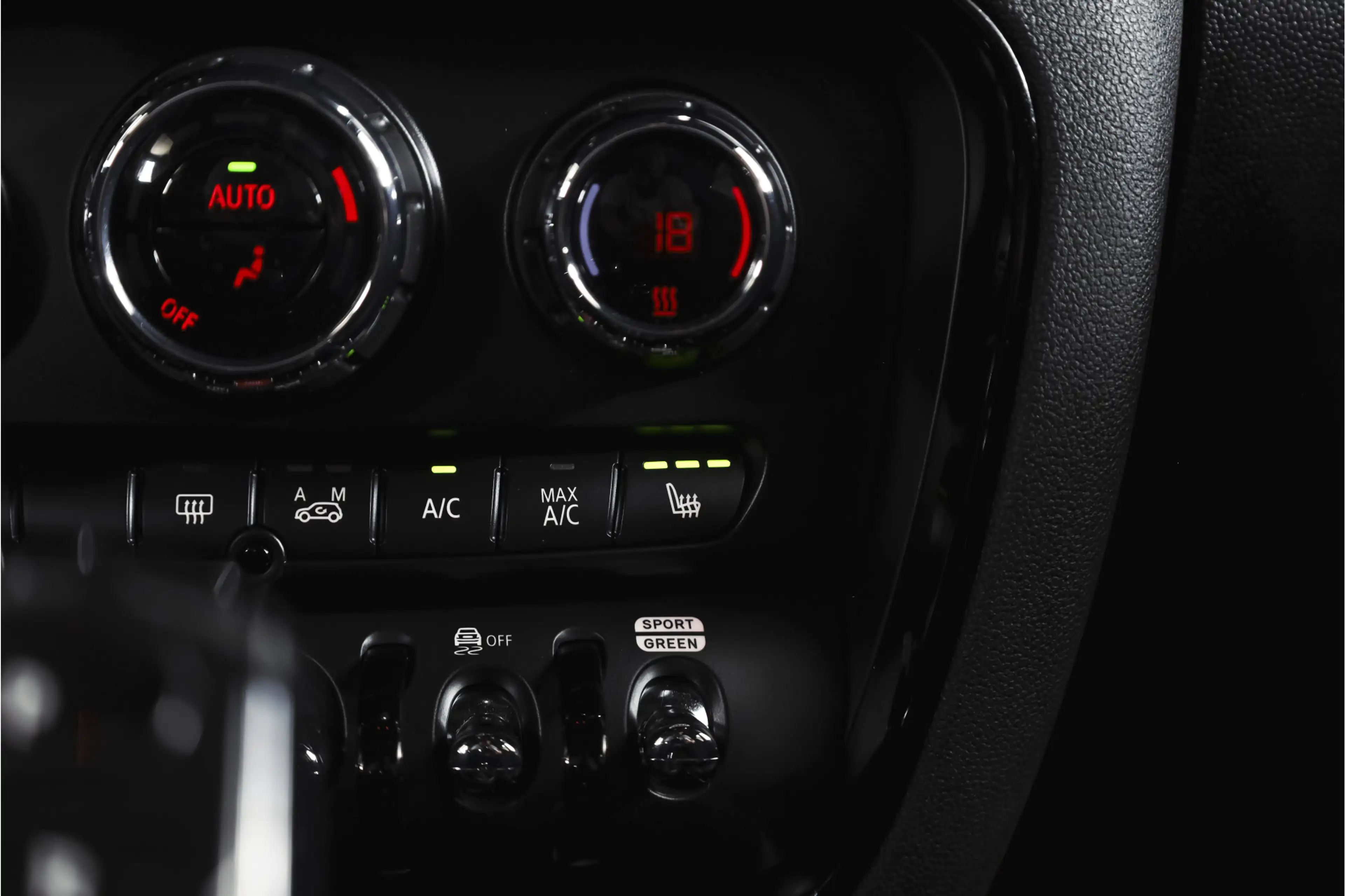 MINI John Cooper Works Clubman 2.0 JCW ALL4 Chili | S/K-Panodak | Adapt. Cruise | — photo 31