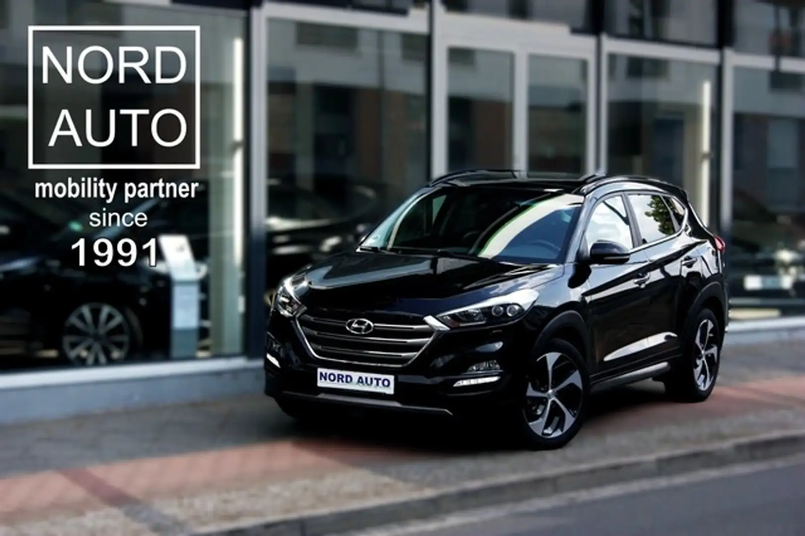 Hyundai TUCSON Tucson 1.6TGDi PREMIUM 4x4 Autom Leder/Navi/Pano Schwarz - 1