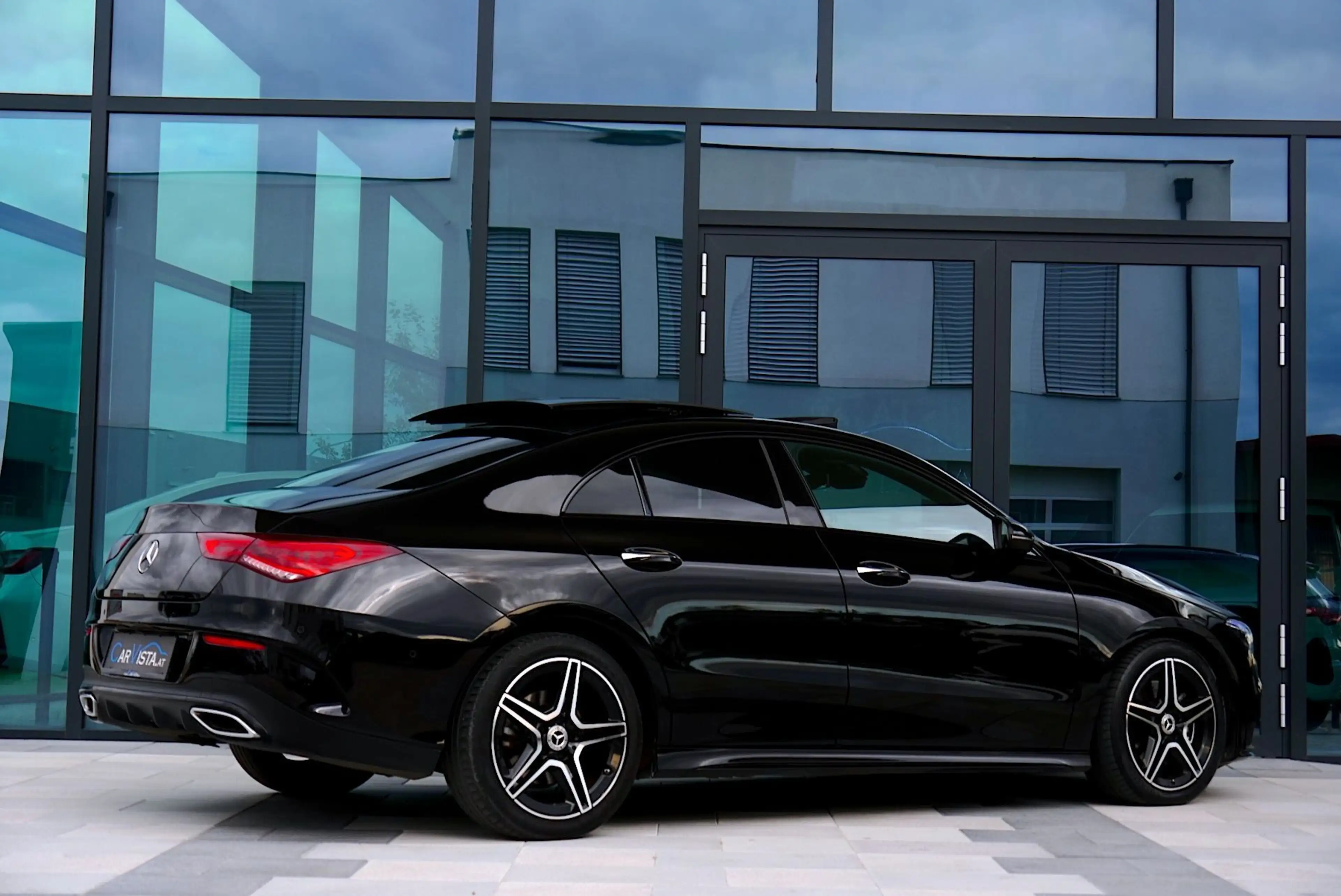 Mercedes-Benz CLA 220 d AMG Line Aut. *Panorama-Schiebedach & AMG Line* — photo 6