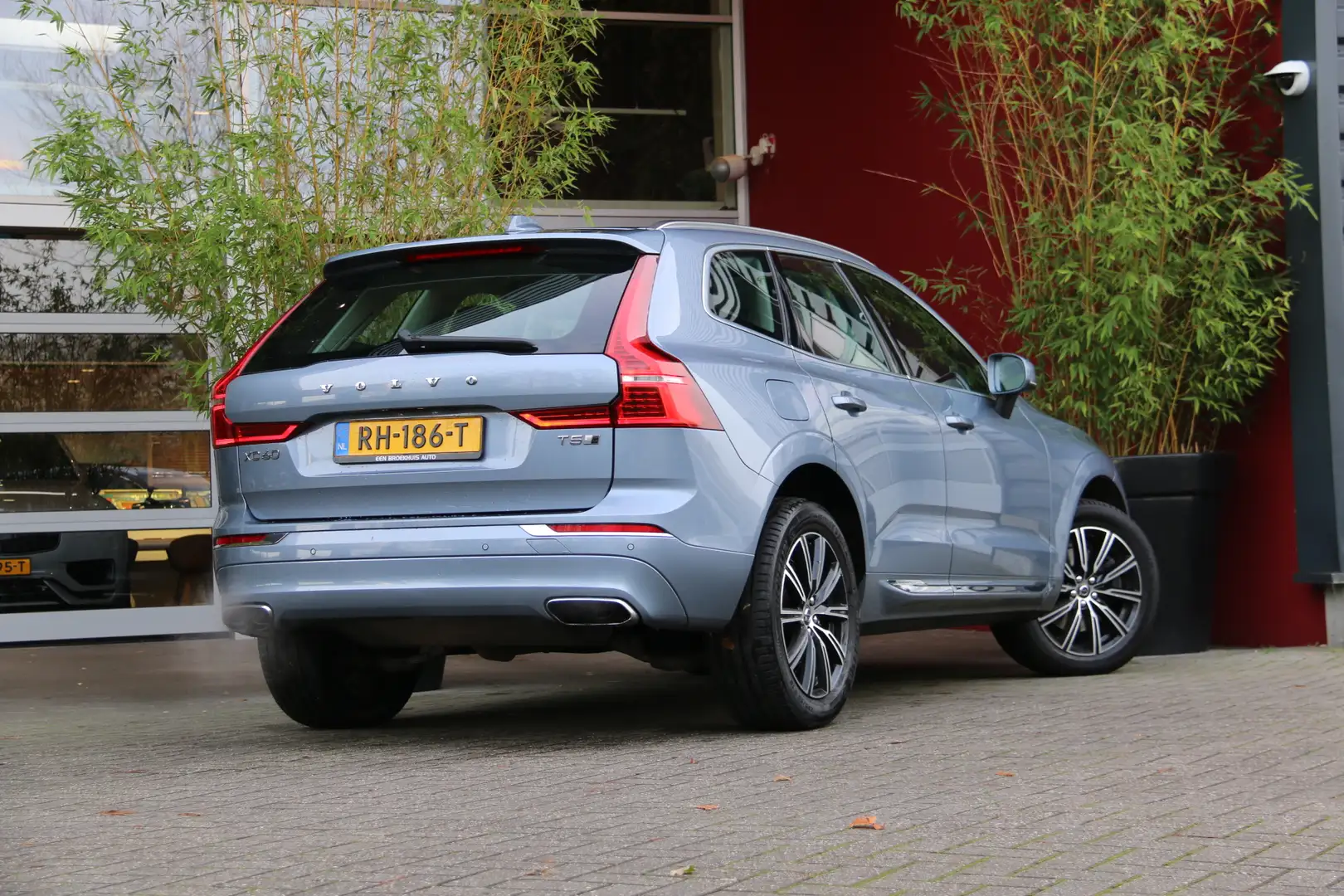 Volvo XC60 2.0 T5 AWD Inscription | Trekhaak | Camera | Stoel Blau - 2