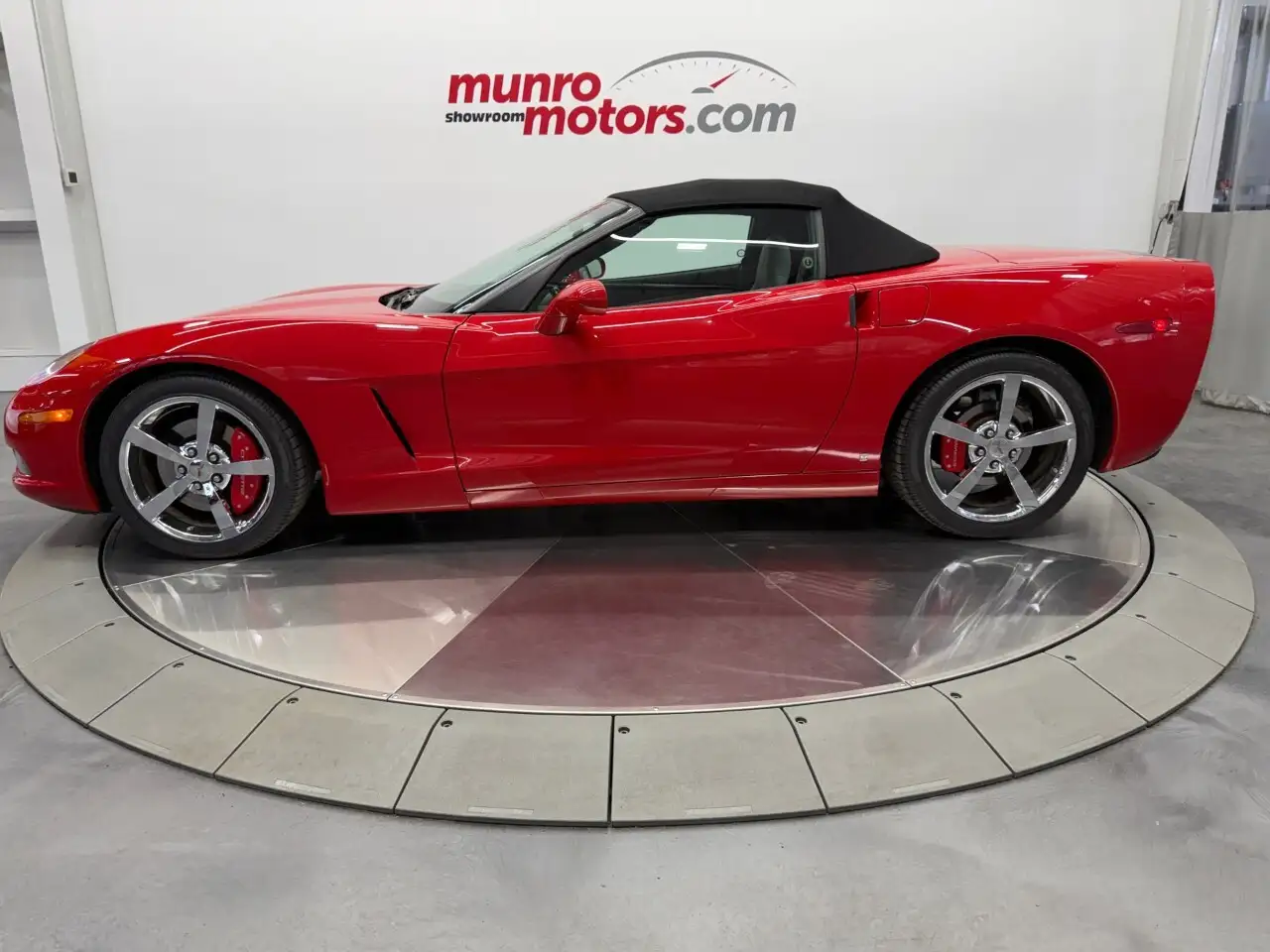 Chevrolet Corvette снимка Chevrolet Corvette