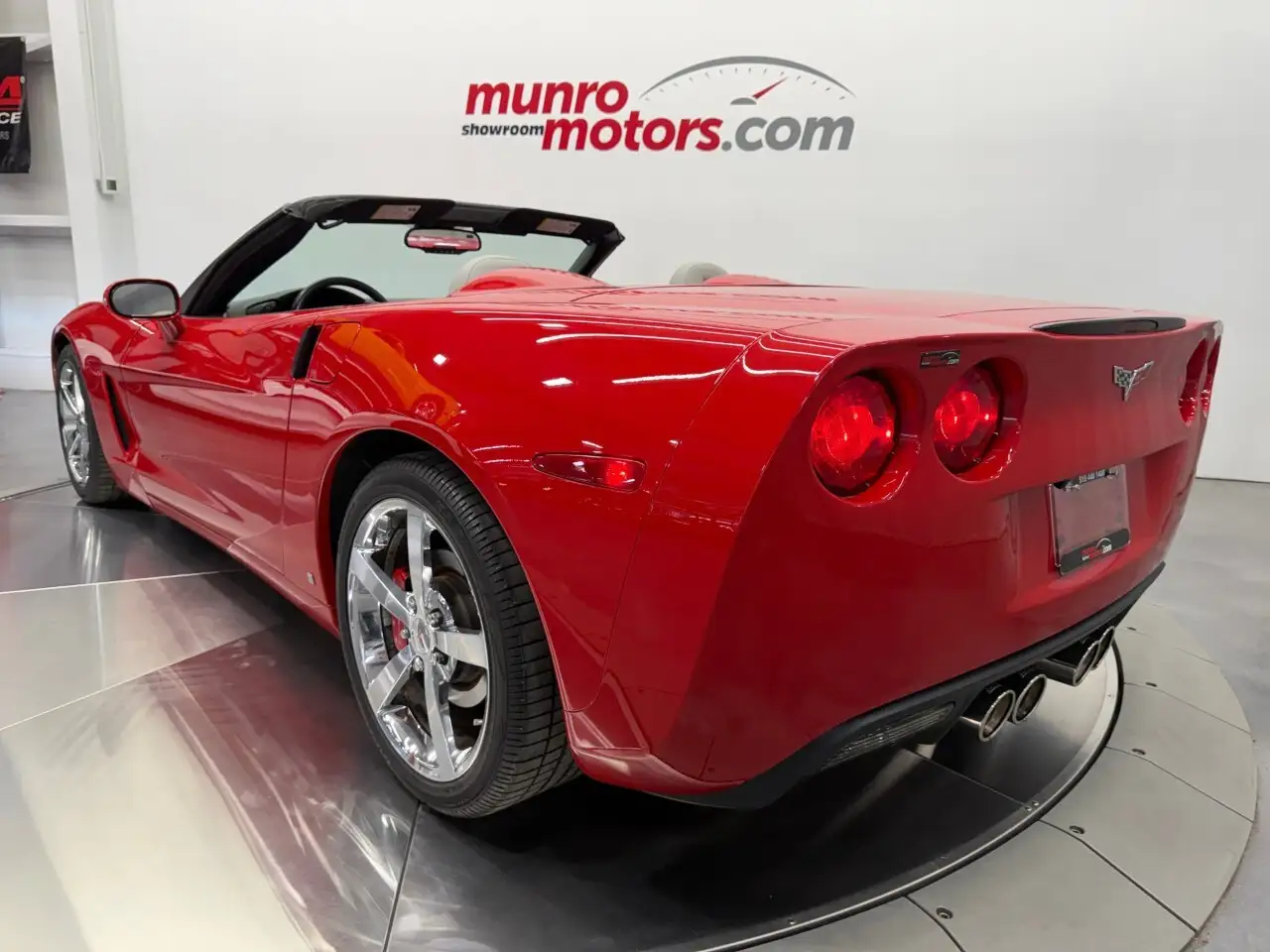 Chevrolet Corvette снимка Chevrolet Corvette