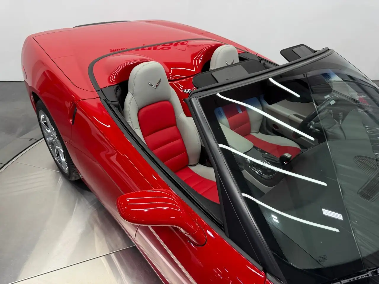 Chevrolet Corvette снимка Chevrolet Corvette