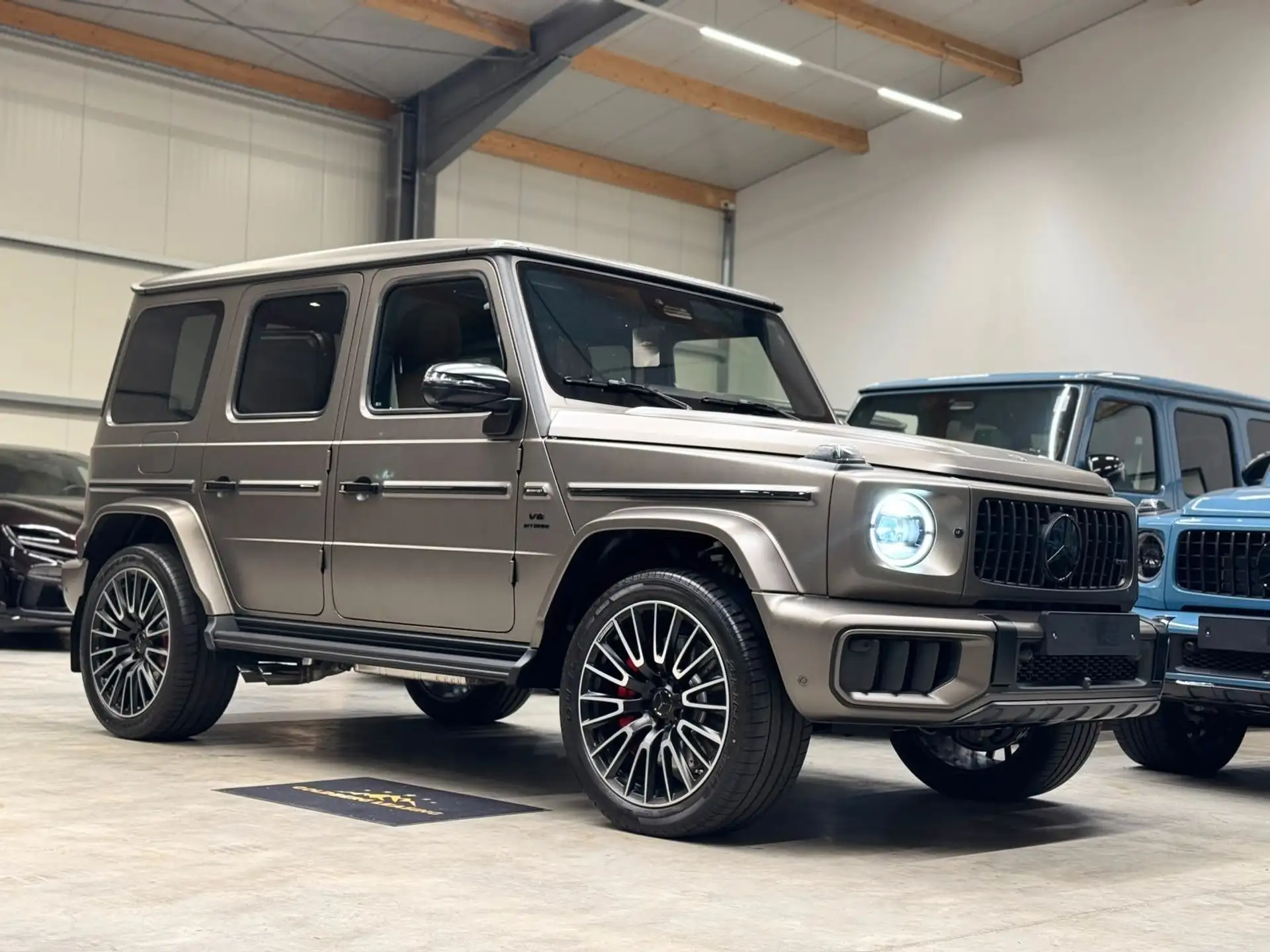 벤츠 G-Class G 63 AMG 2026 회색 사진 2