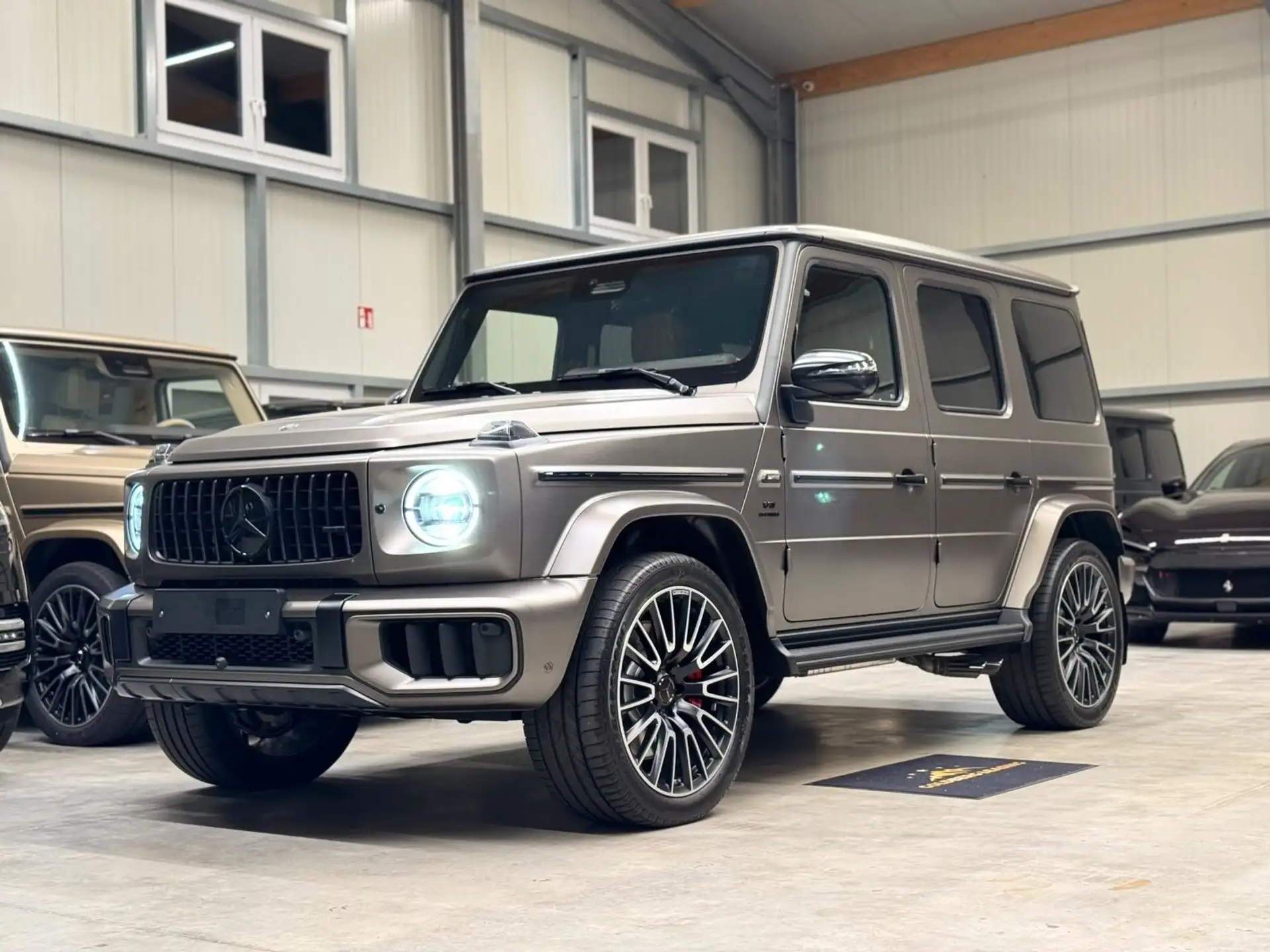 벤츠 G-Class G 63 AMG 2026 회색 사진 1