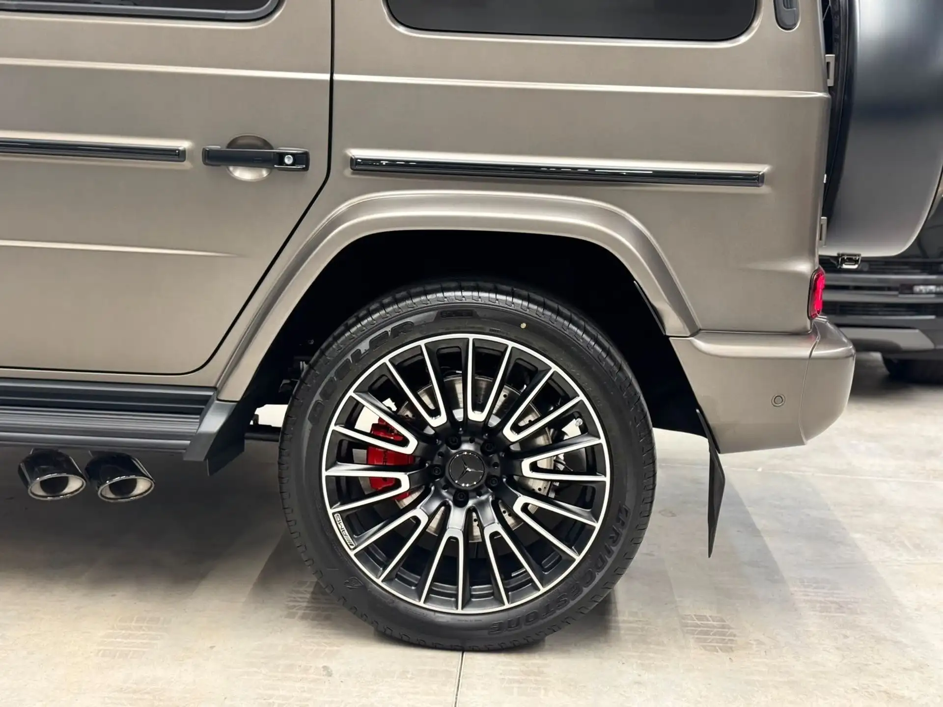 벤츠 G-Class G 63 AMG 2026 회색 사진 5