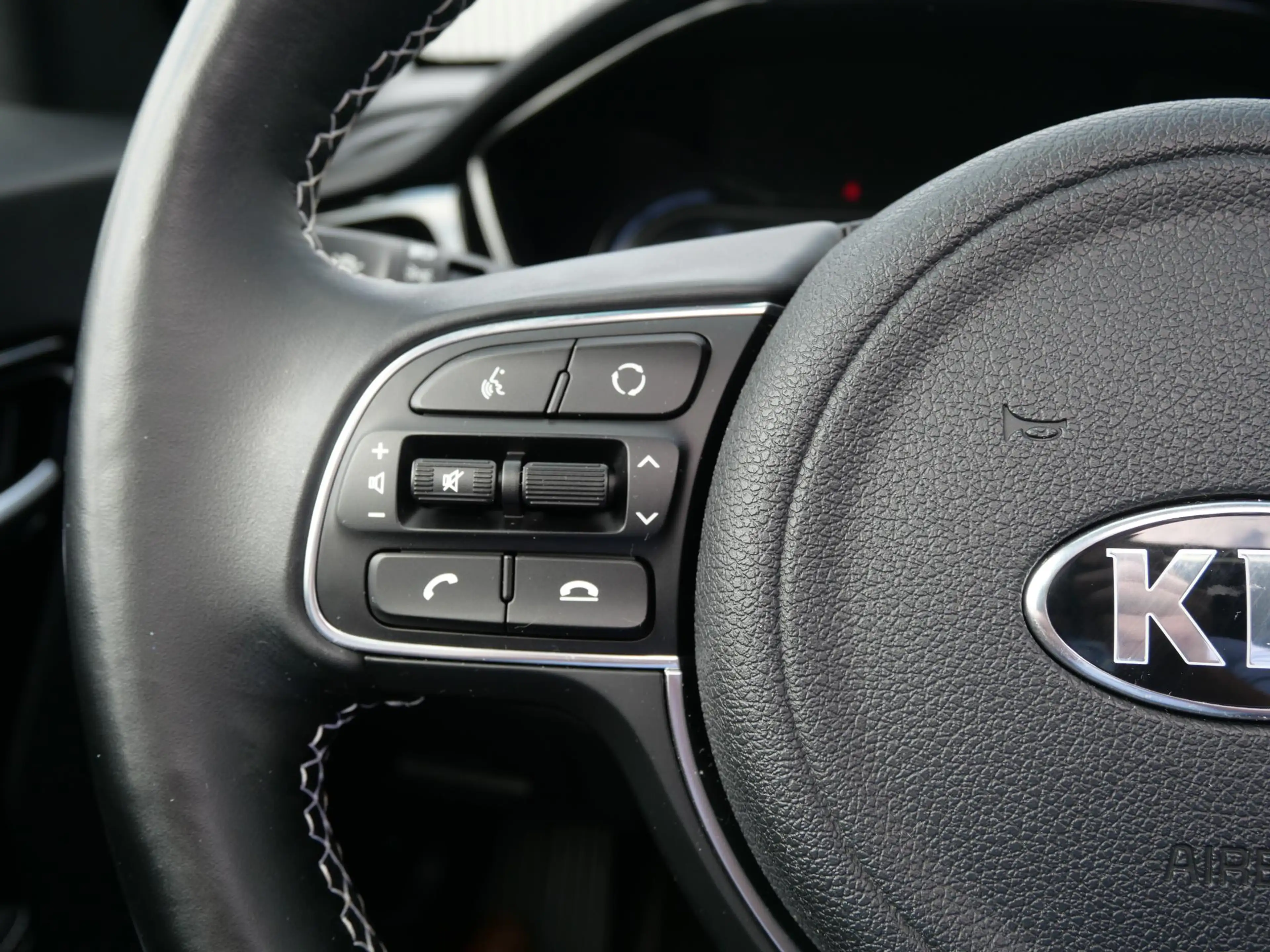 Kia e-Niro DynamicPlusLine 64 kWh | Cruise | Keyless | Navi | — photo 15