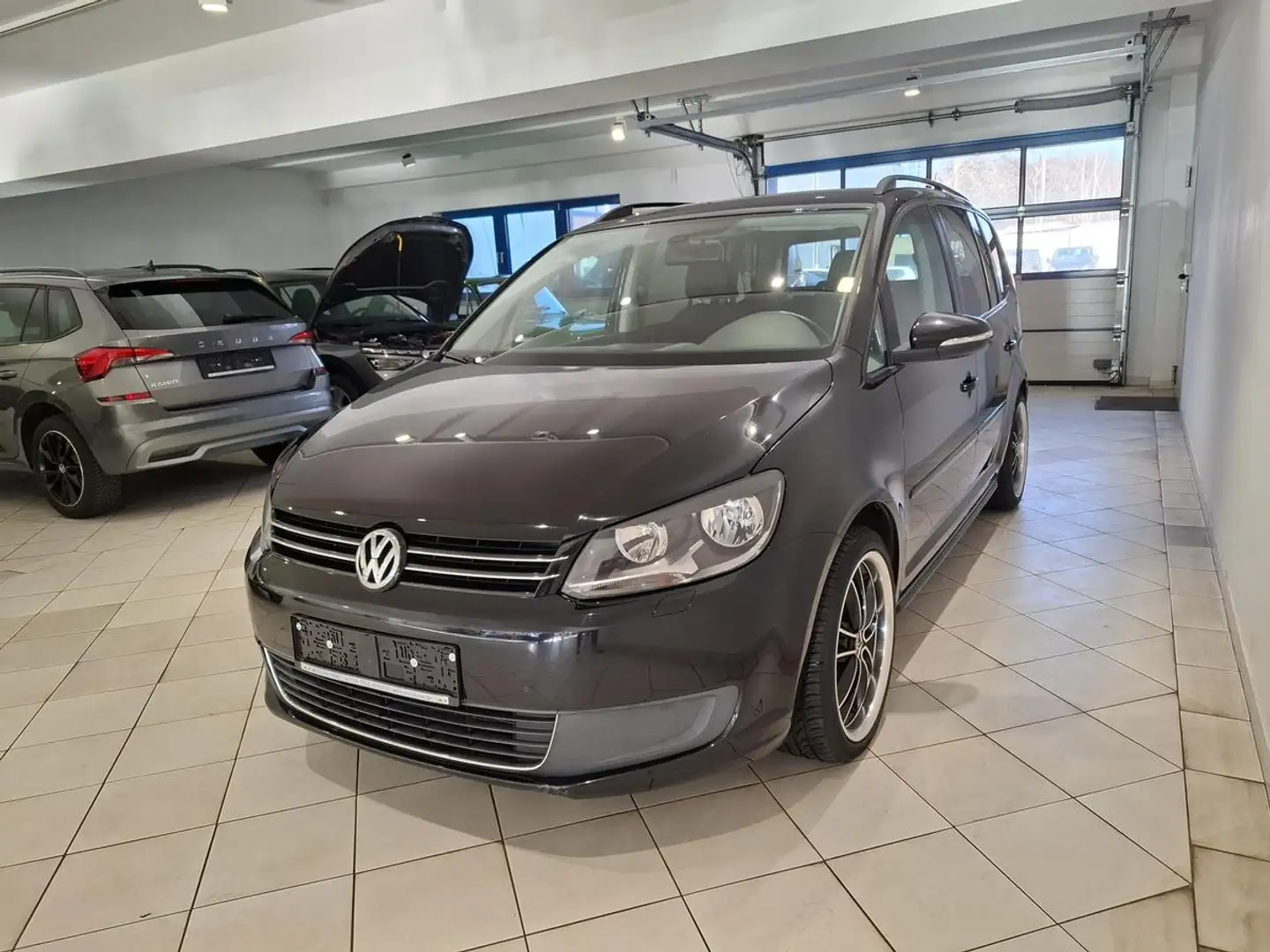 Volkswagen Touran 1.4 TSI 7 Sitzer AHK SHZ PDC Schwarz - 2