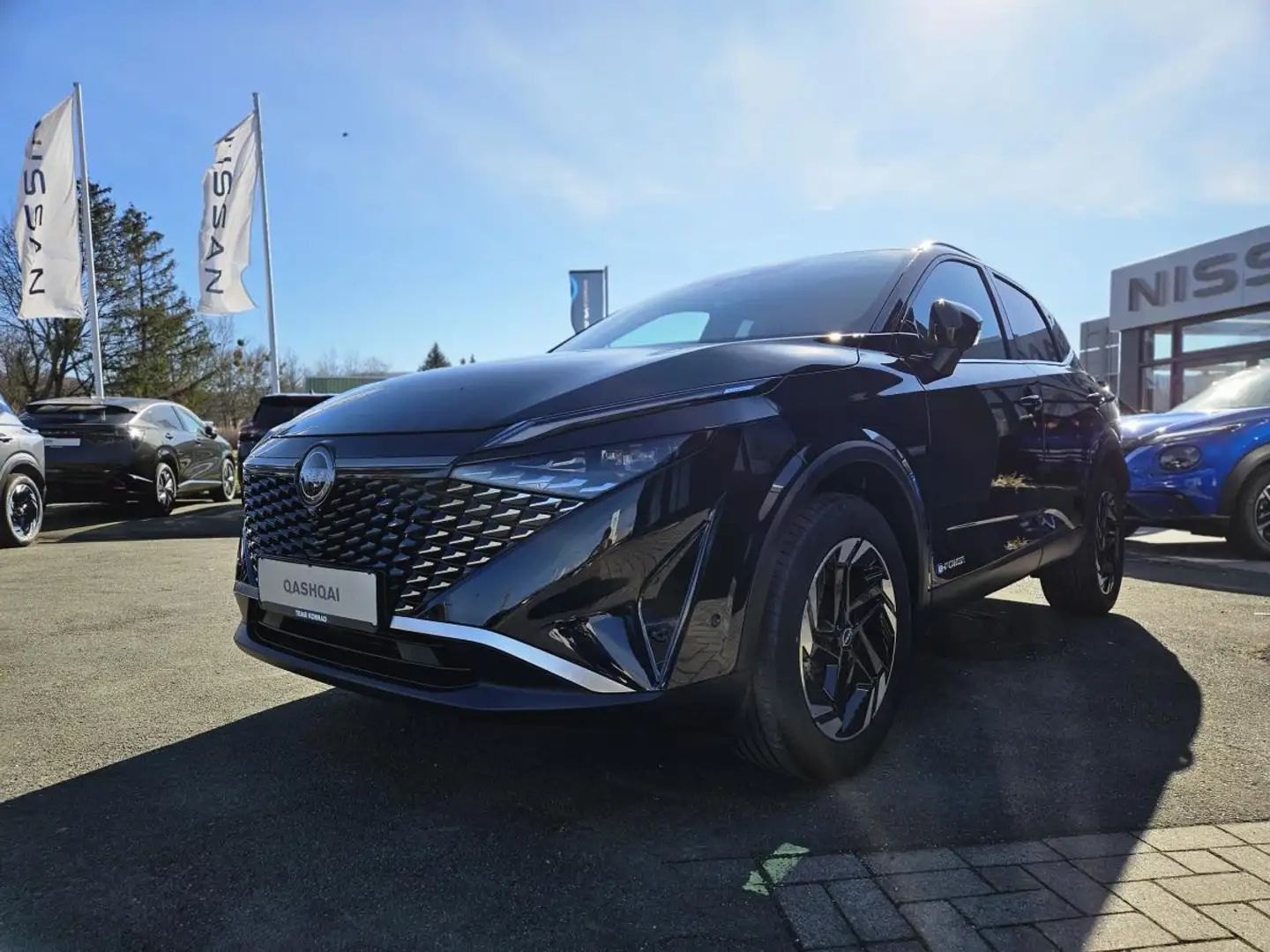 Nissan Qashqai 190PS N-Connecta 1.5 VC-T e-Power Winterpaket & Ko Schwarz - 1