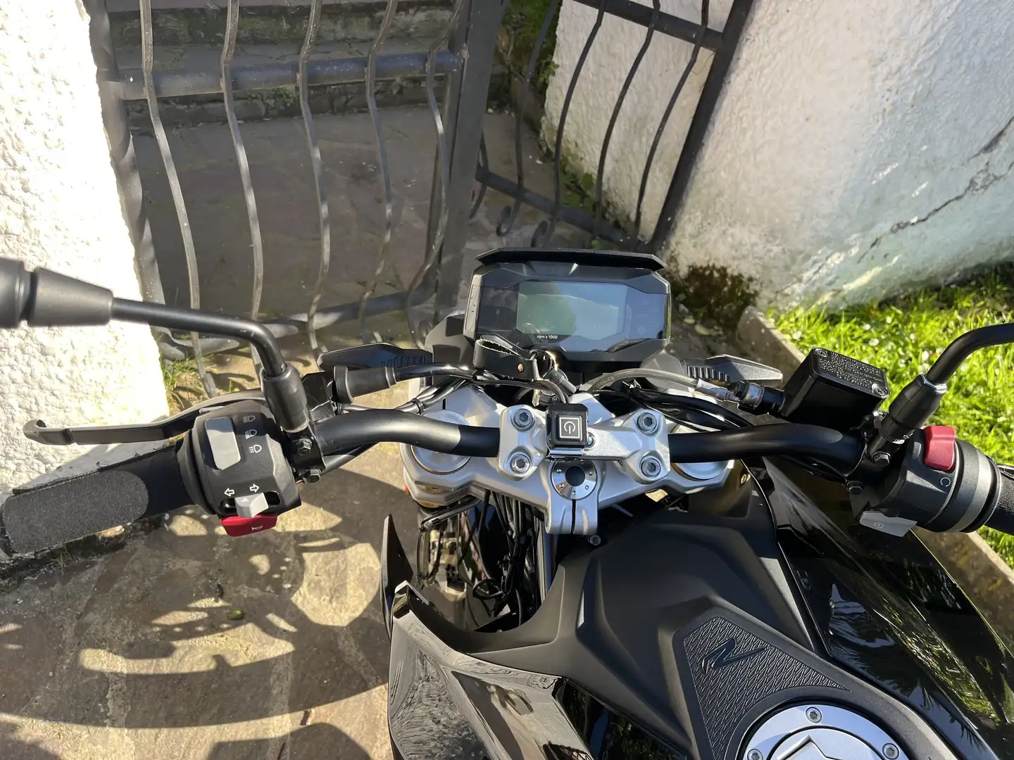 BMW G 310 R black sport Černá - 2
