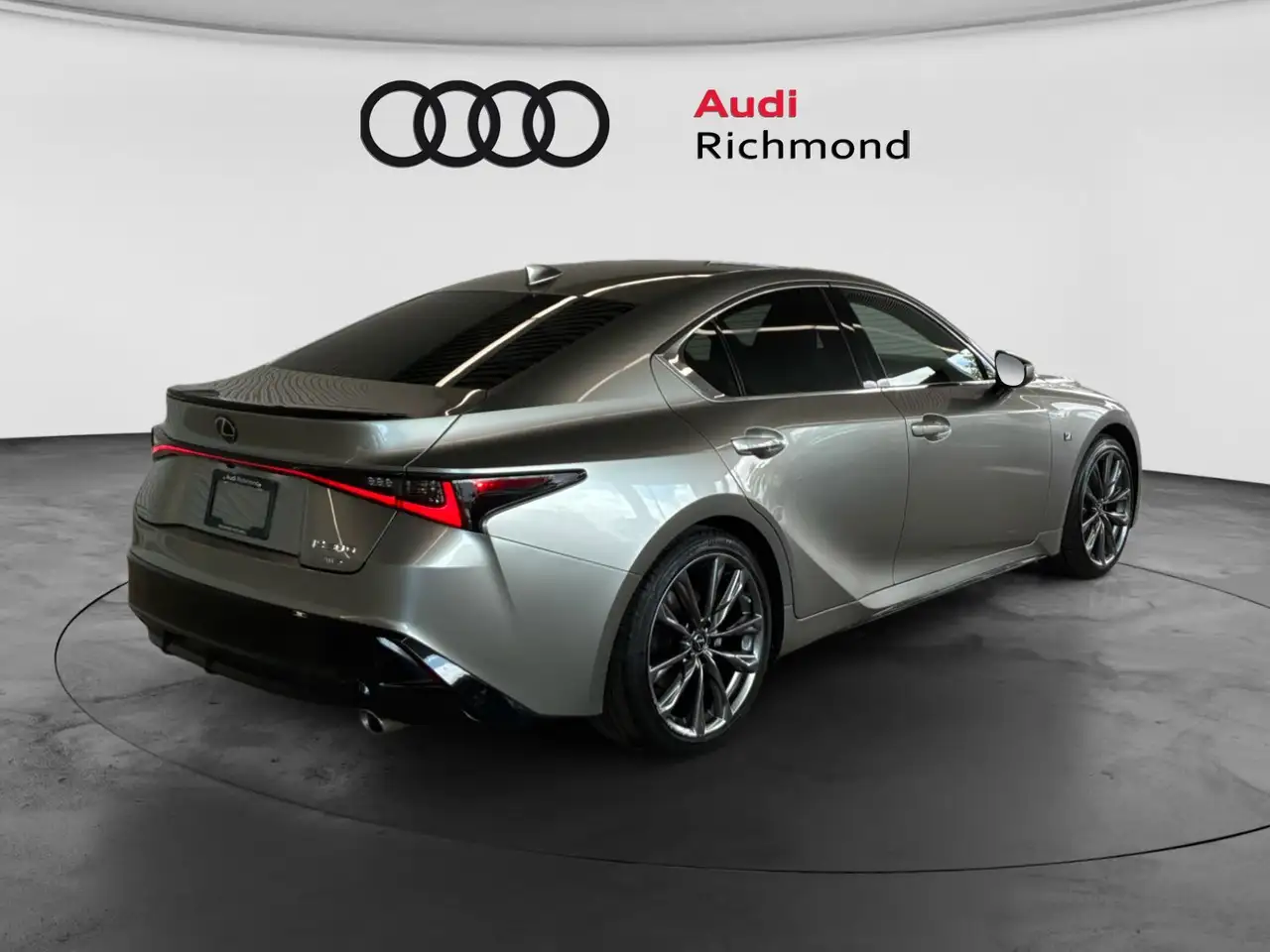 Lexus IS снимка Lexus IS