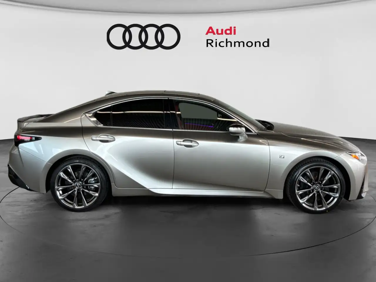 Lexus IS снимка Lexus IS
