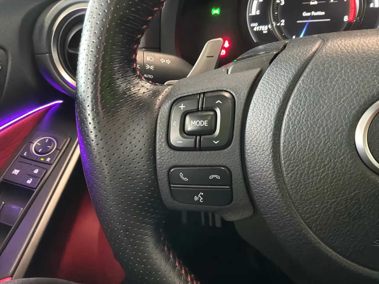 Lexus IS снимка Lexus IS
