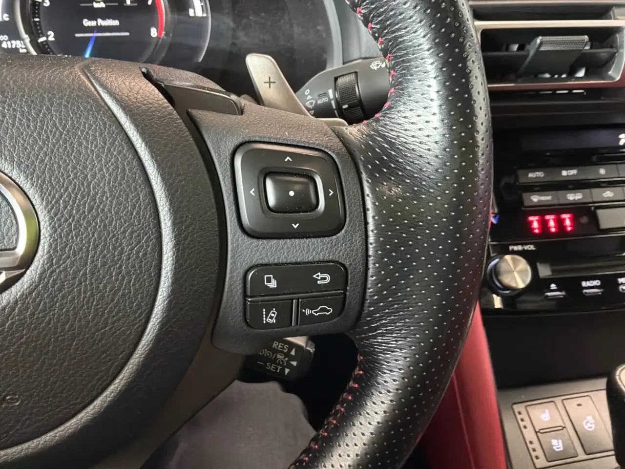 Lexus IS снимка Lexus IS