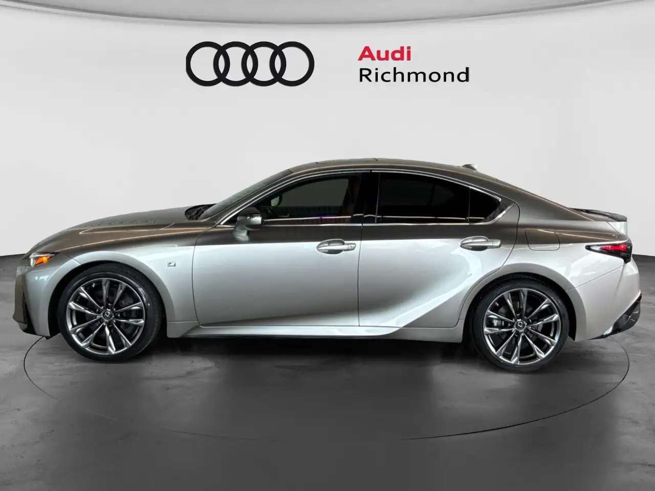 Lexus IS снимка Lexus IS