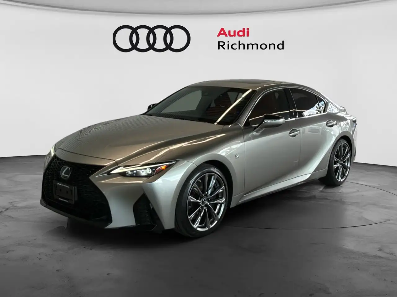 Lexus IS снимка Lexus IS