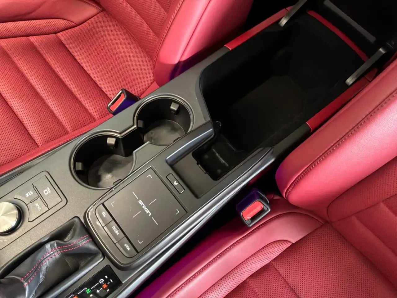 Lexus IS снимка Lexus IS