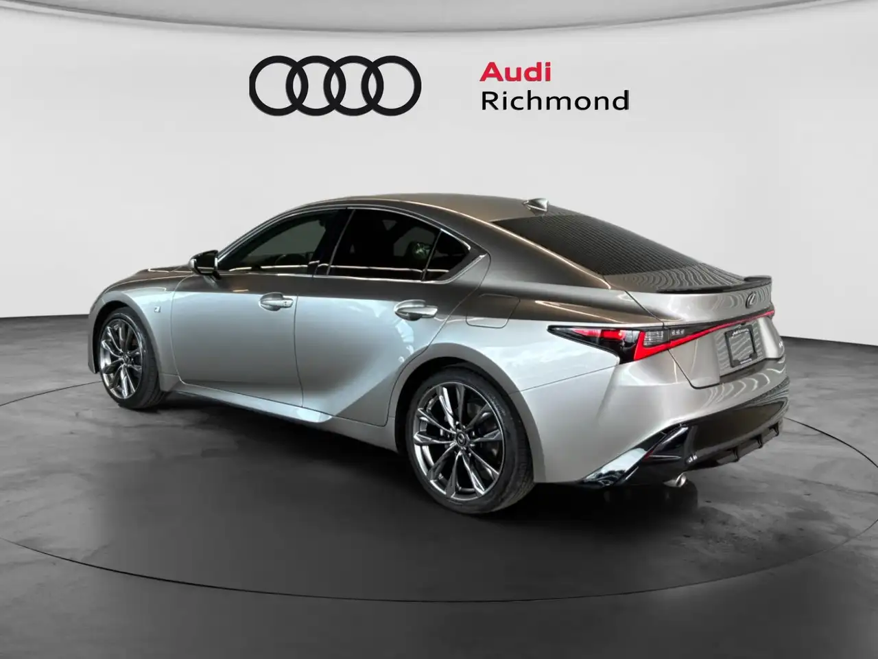 Lexus IS снимка Lexus IS