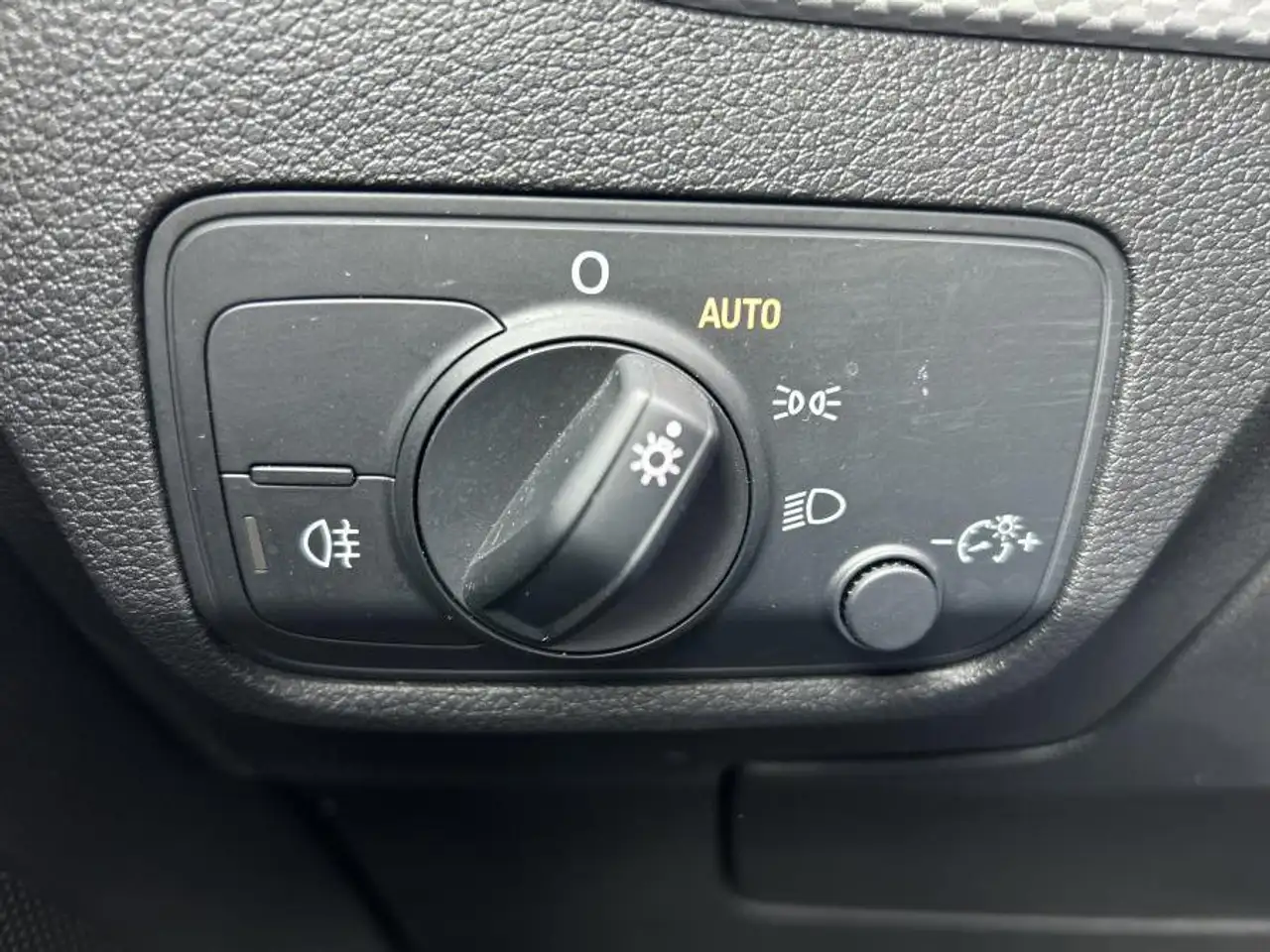 Audi Q2 35 TFSI S-Tronic Business Advanced NAVI+FULL LED+CAMERA, миниатюра 20
