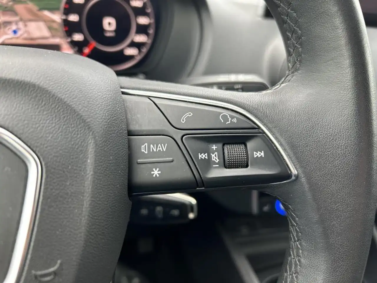 Audi Q2 35 TFSI S-Tronic Business Advanced NAVI+FULL LED+CAMERA, миниатюра 16