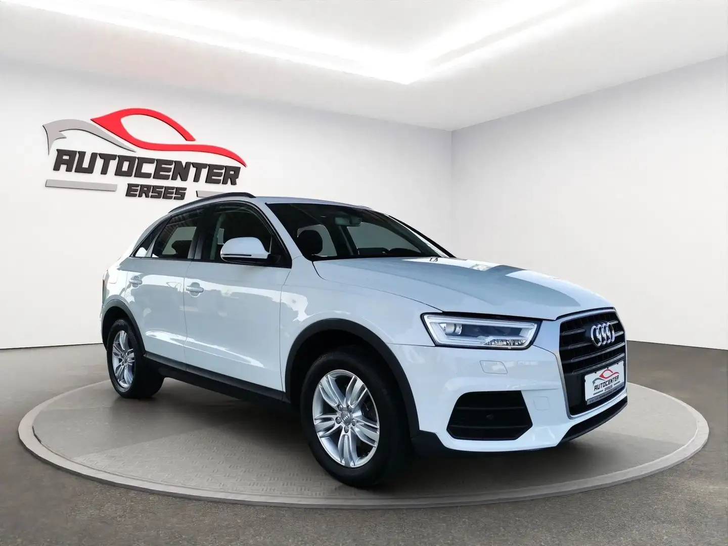 Audi Q3 basis Navi PDC SHZ LED Blanc - 1