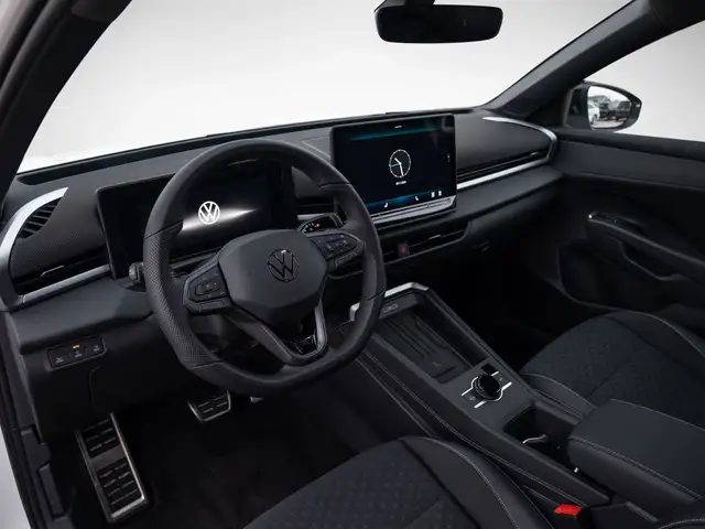Volkswagen T-Roc view 9