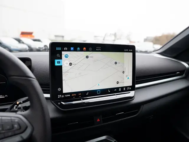 Volkswagen T-Roc view 15