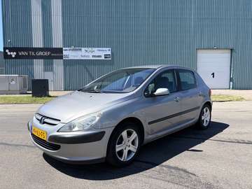2.0-16V XTi 5-Deurs 136 PK. Mooie en zeer fijn rij