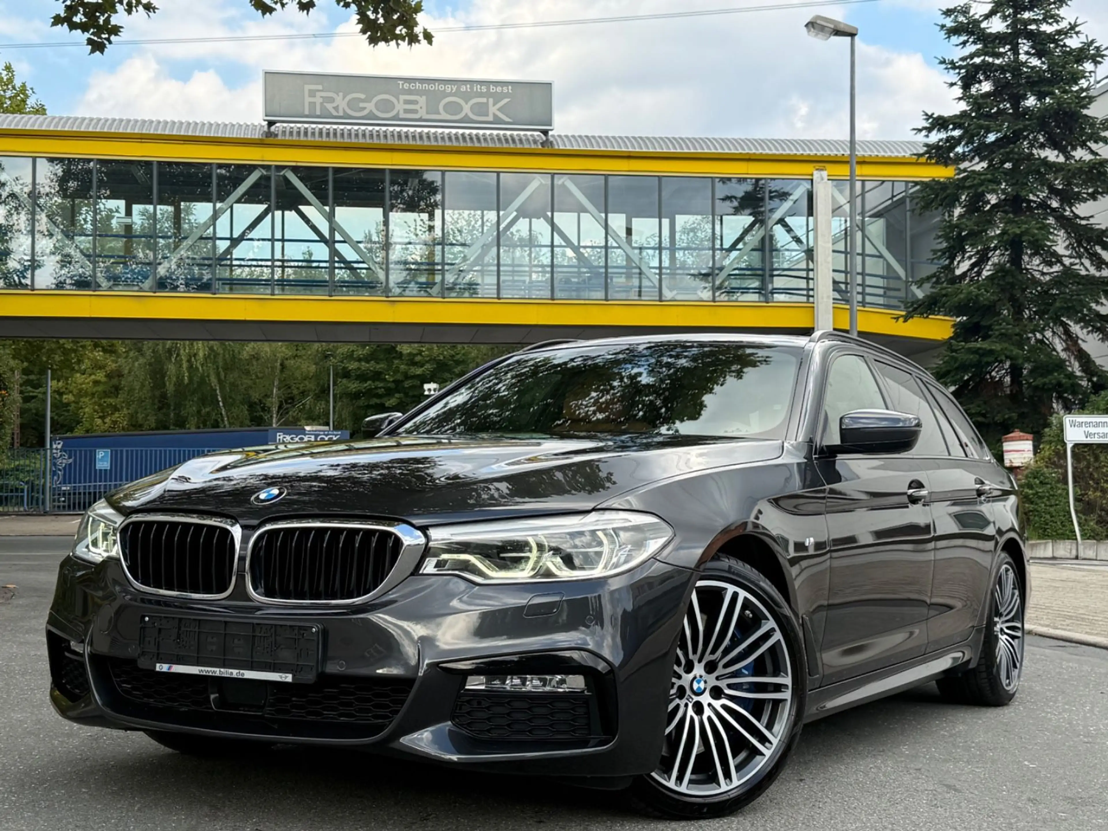 BMW 540 i Touring *M-SPORT*PANO*MEMORY*XDRIVE* — photo 2