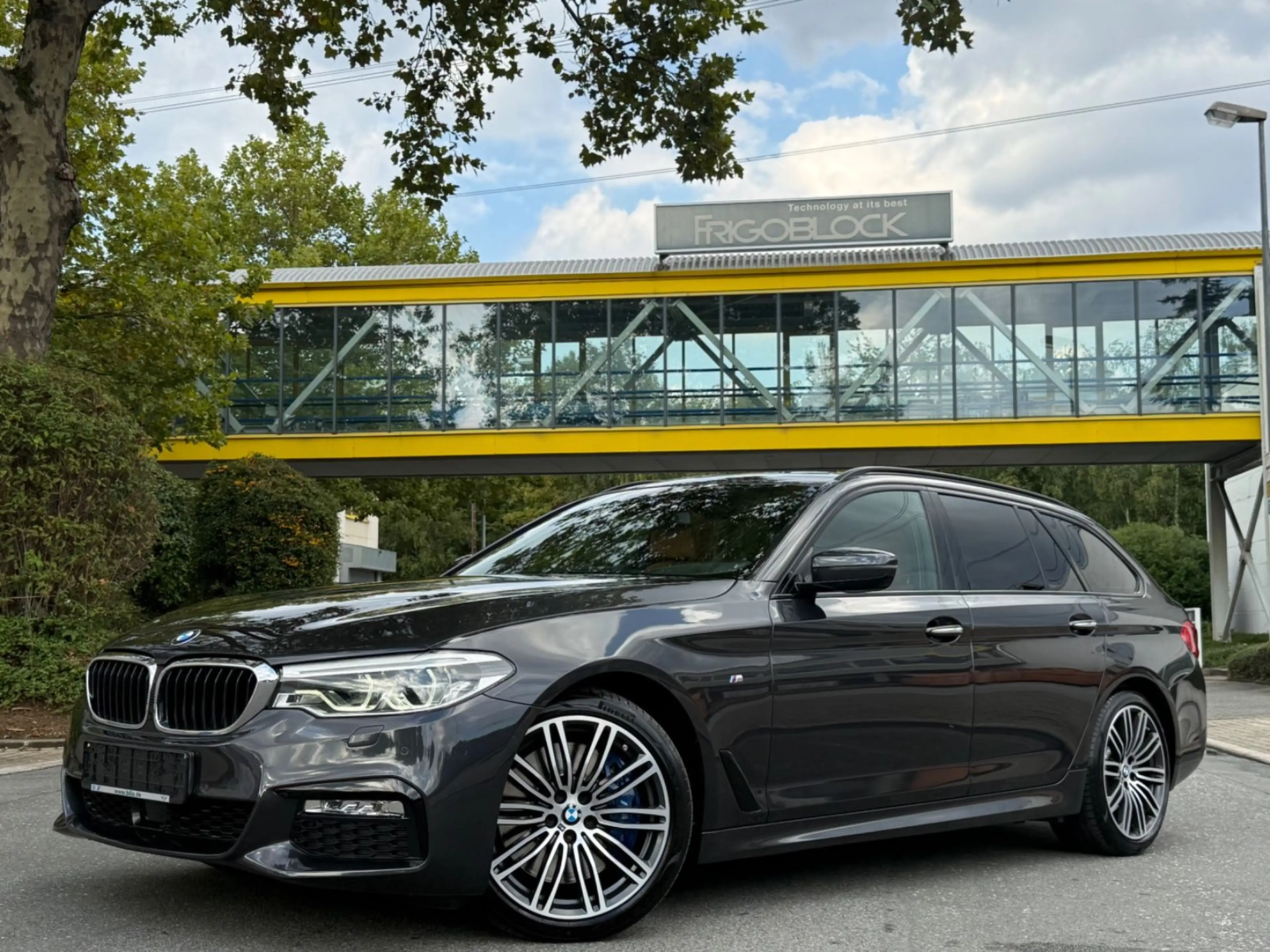 BMW 540 i Touring *M-SPORT*PANO*MEMORY*XDRIVE*