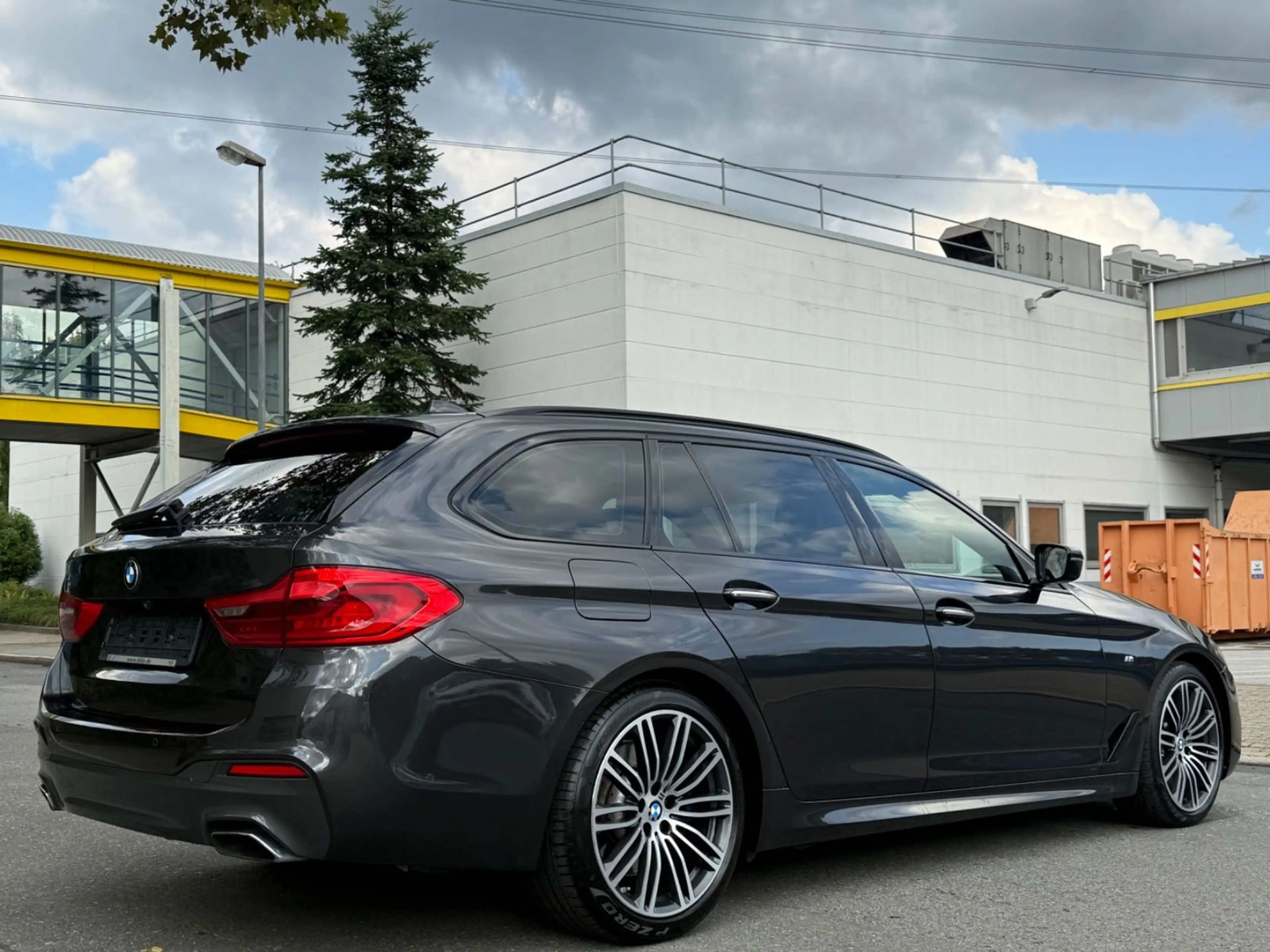 BMW 540 i Touring *M-SPORT*PANO*MEMORY*XDRIVE* — photo 10