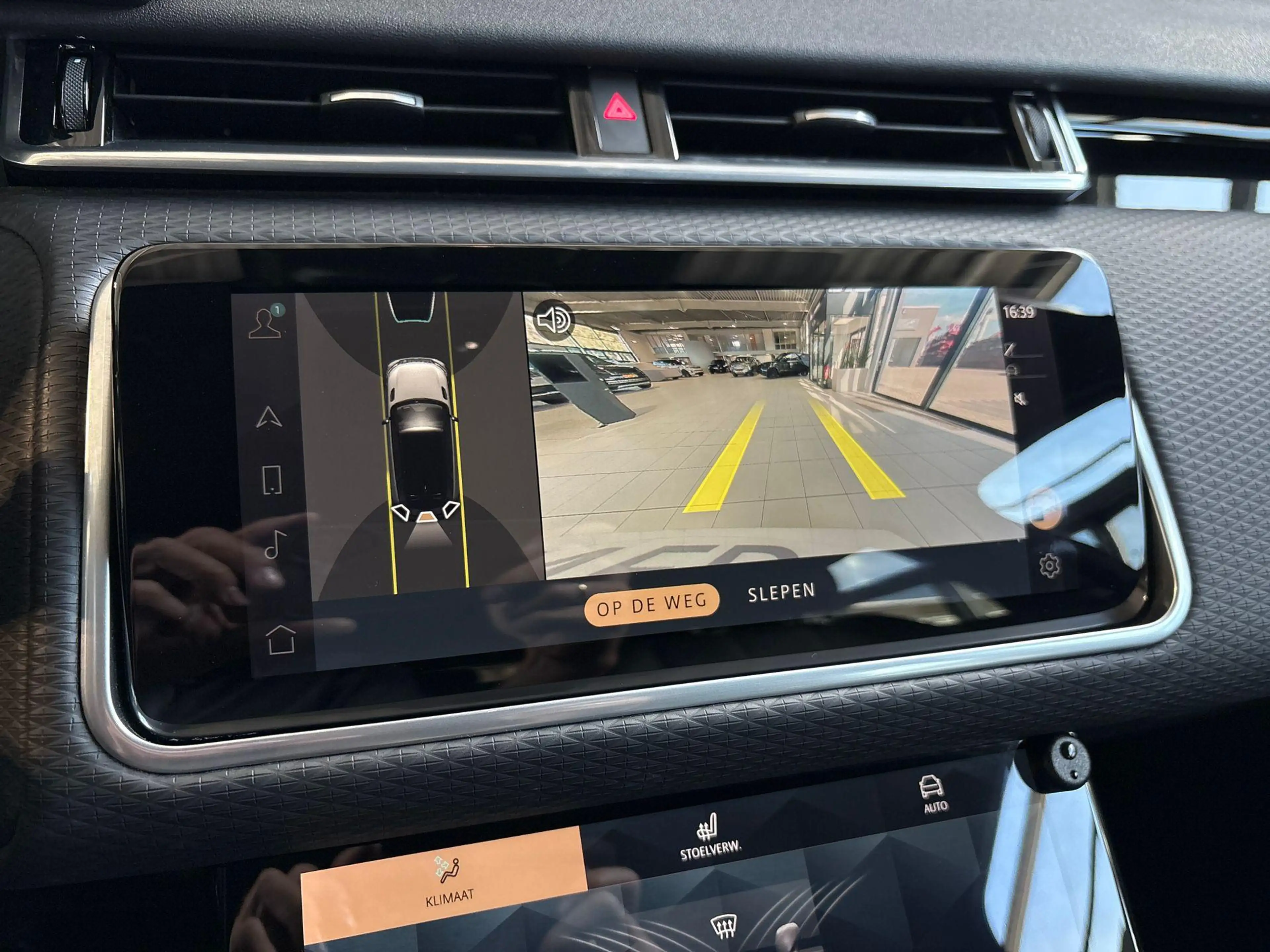 Land Rover Range Rover Velar P400e S | Black Pack | Tow Pack | 20 inch | Contra — photo 20