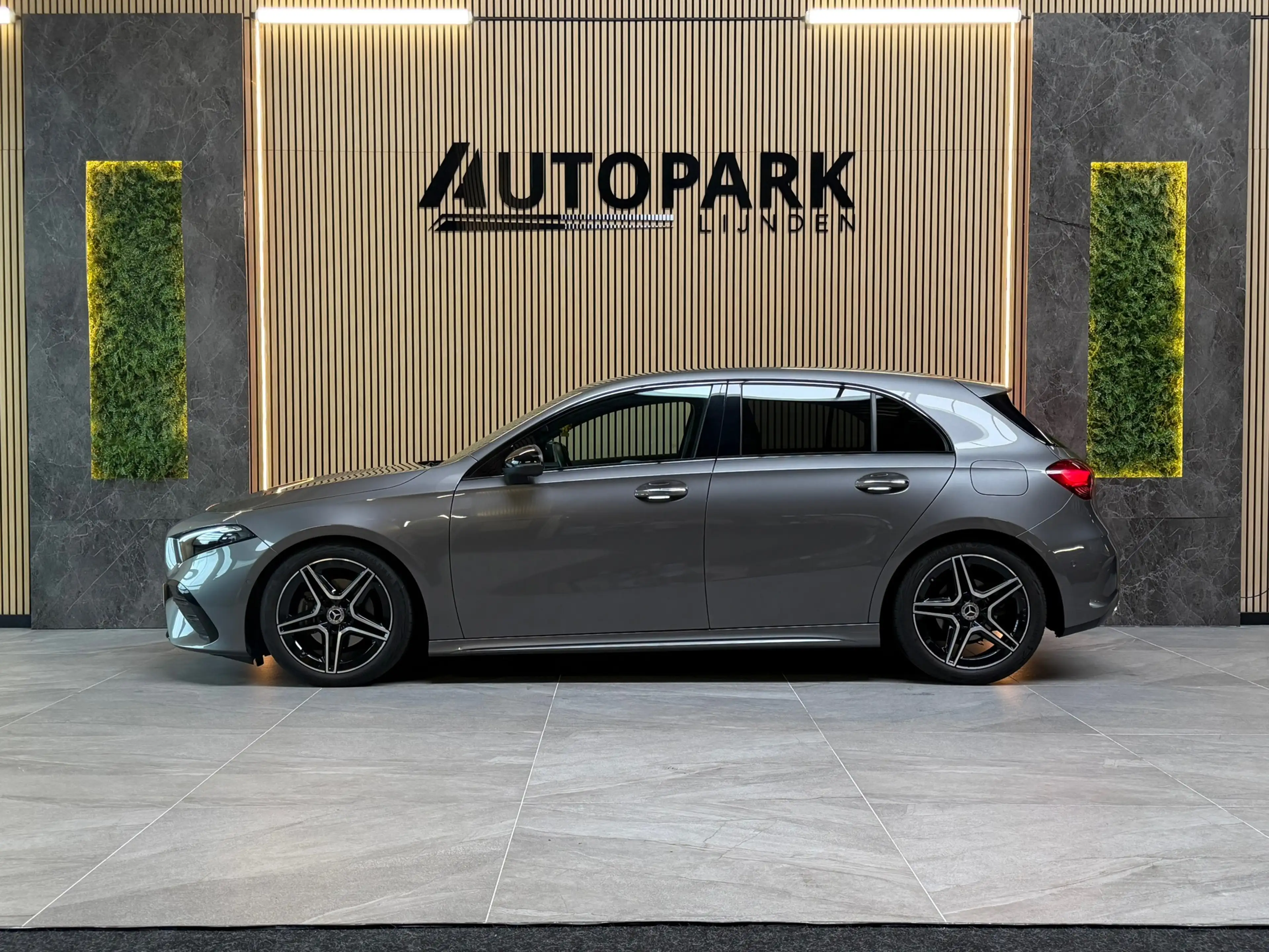 Mercedes-Benz A 180 AMG Line BTW|GARANTIE|CAMERA|NIGHTPAKKET|DODEHOEK| — photo 2