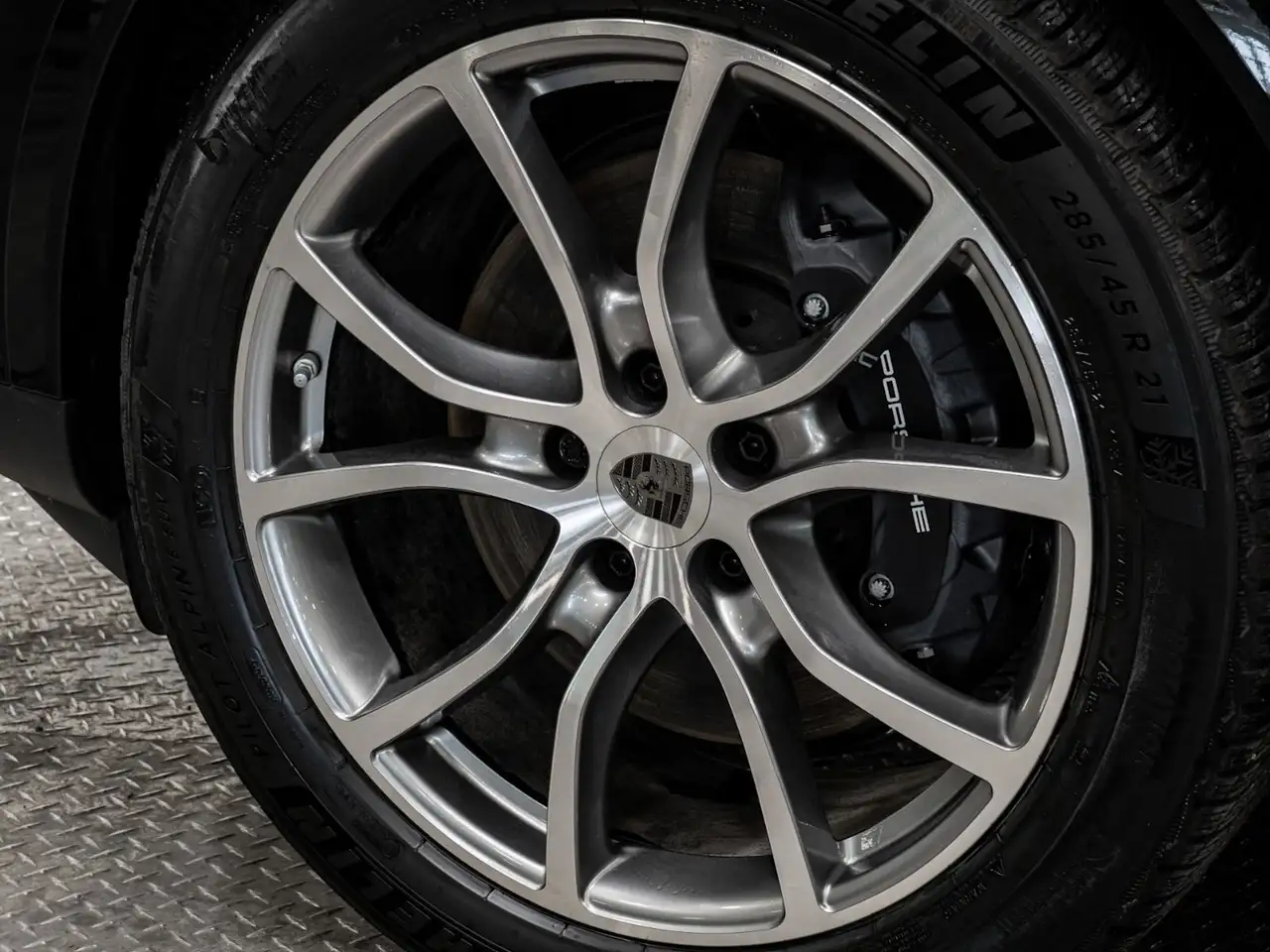 Porsche Cayenne снимка Porsche Cayenne