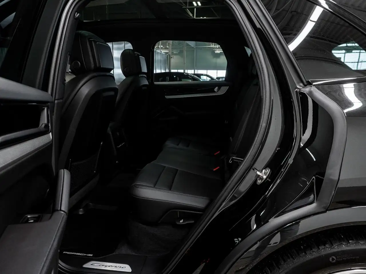 Porsche Cayenne снимка Porsche Cayenne