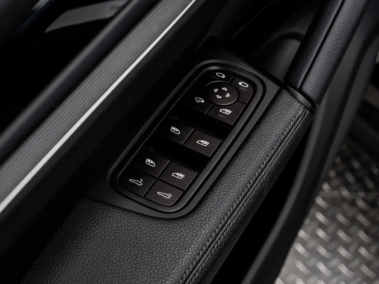 Porsche Cayenne снимка Porsche Cayenne