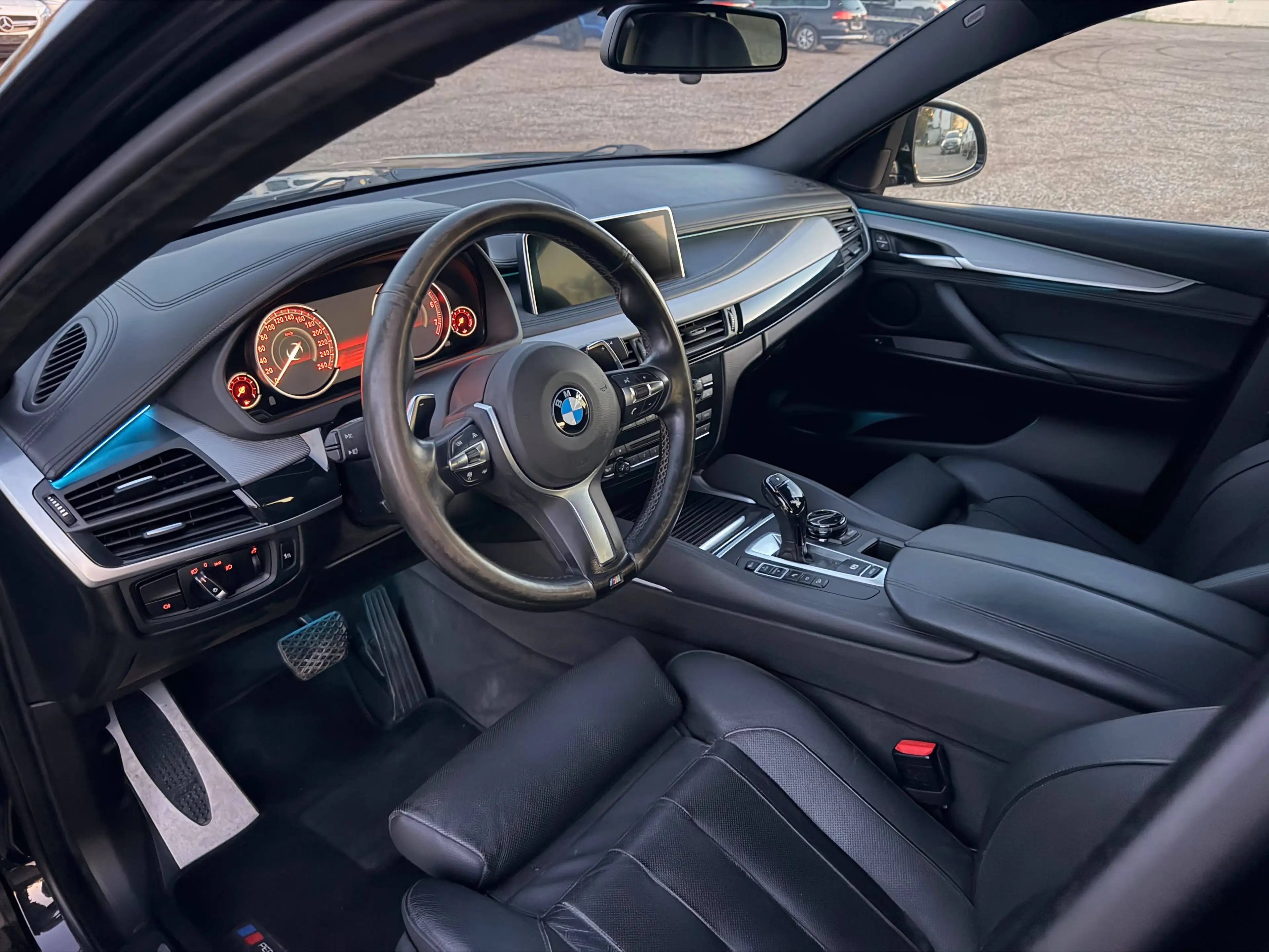 BMW X6 X6 xDrive M50i 360 Nachtsicht AHK Vollausstattung — photo 10