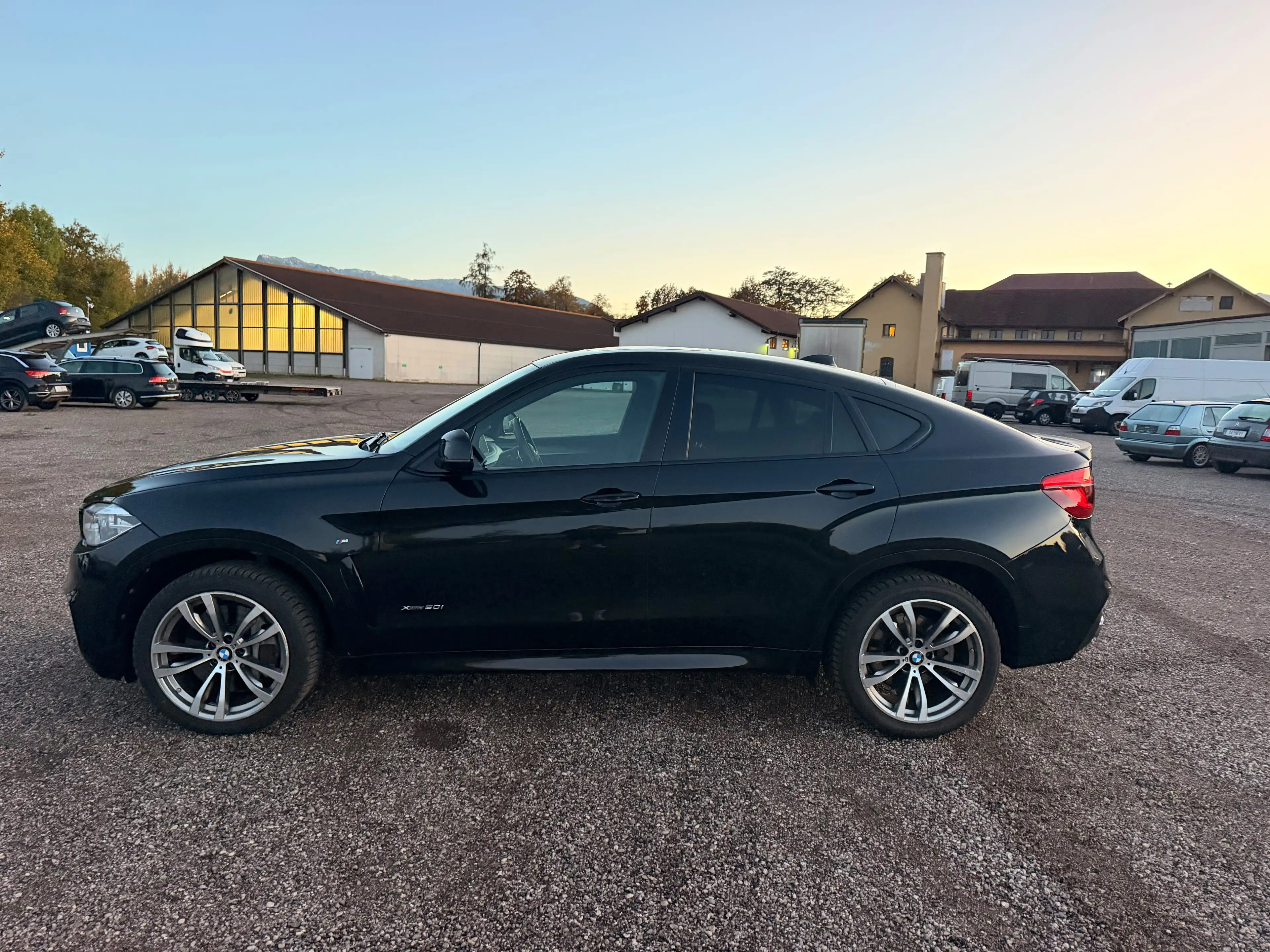 BMW X6 X6 xDrive M50i 360 Nachtsicht AHK Vollausstattung — photo 5