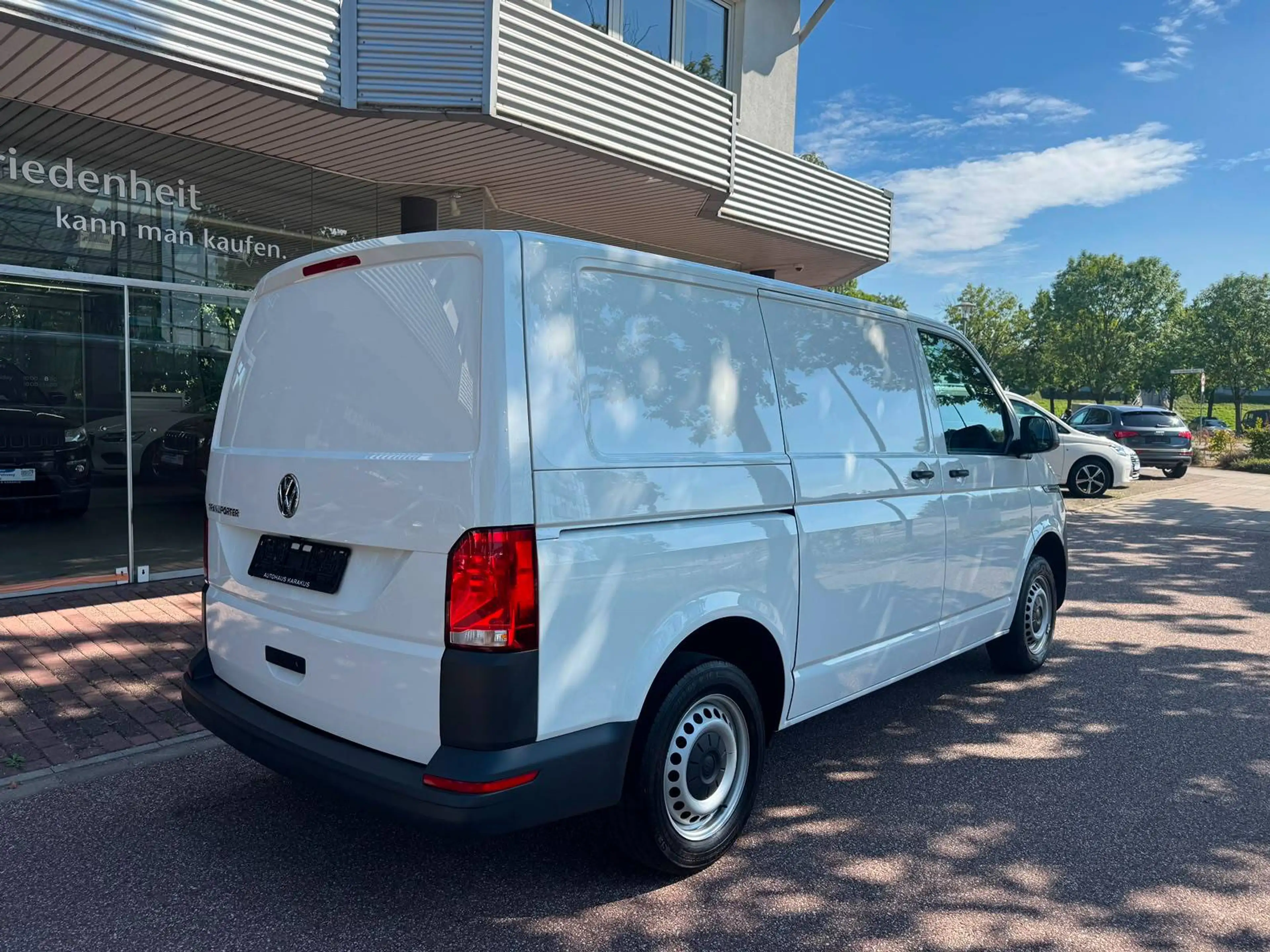 Volkswagen T6.1 Transporter FWD Standh/Sitzh/3-Sitz/Carplay/Kamera — photo 4