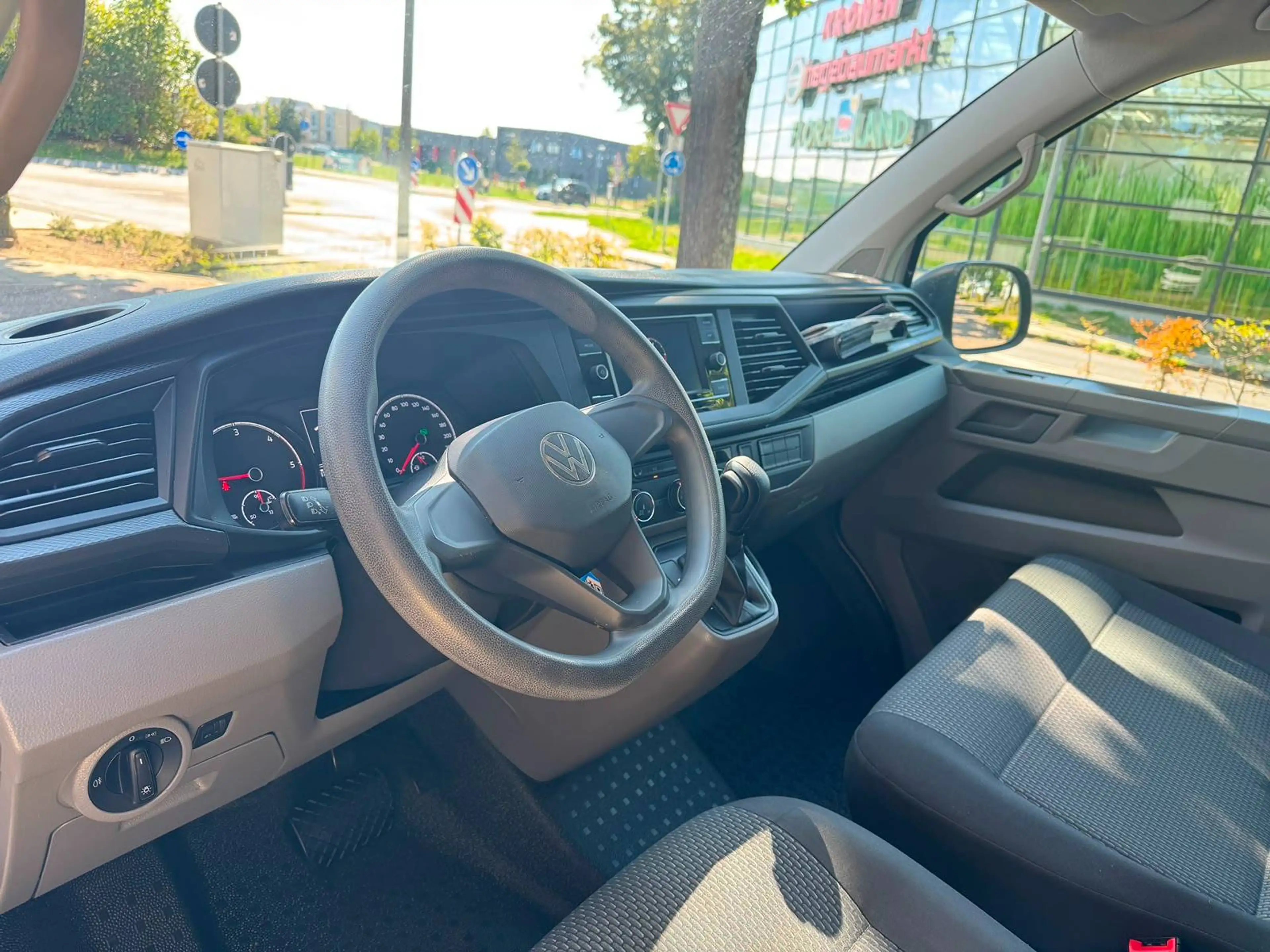 Volkswagen T6.1 Transporter FWD Standh/Sitzh/3-Sitz/Carplay/Kamera — photo 12