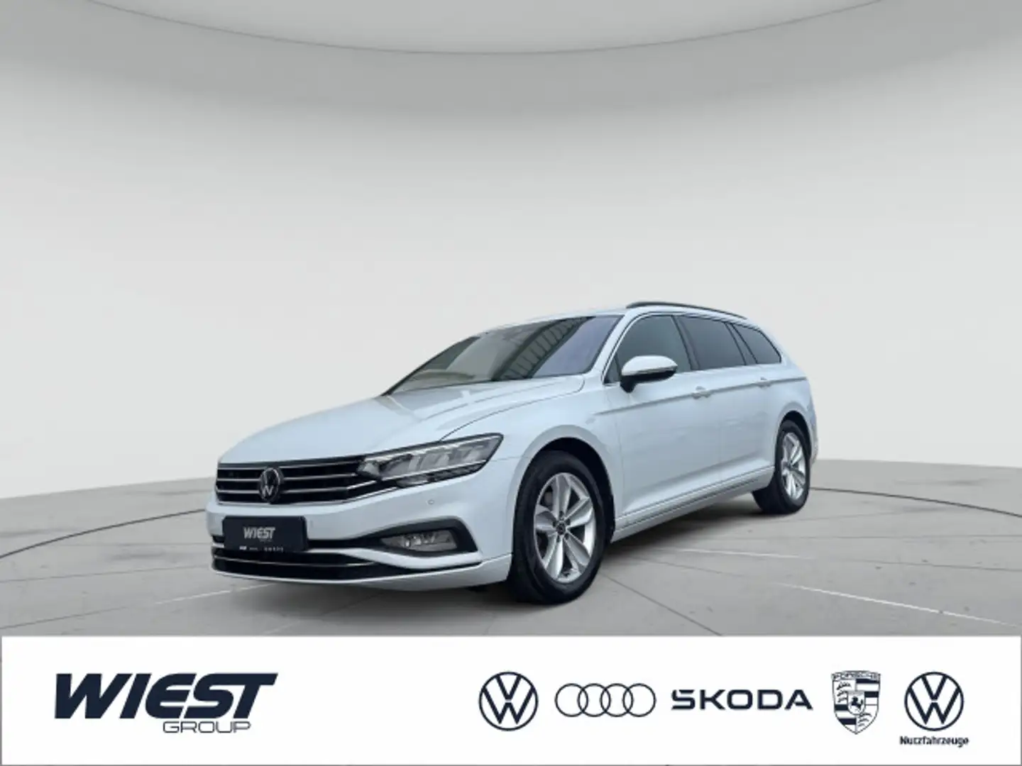 Volkswagen Passat Variant 2.0 TSI Business DSG PDC ACC SHZ Weiß - 1