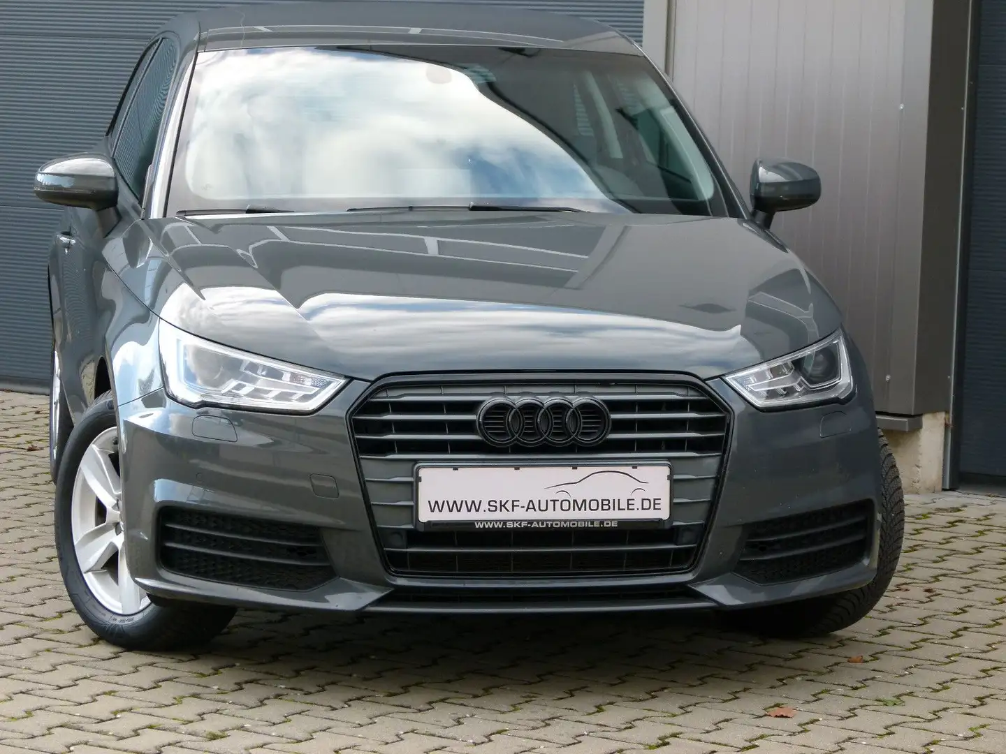 Audi A1 1,4 1-Hand S-tronic Xenon/LED PDC Alu Gris - 1