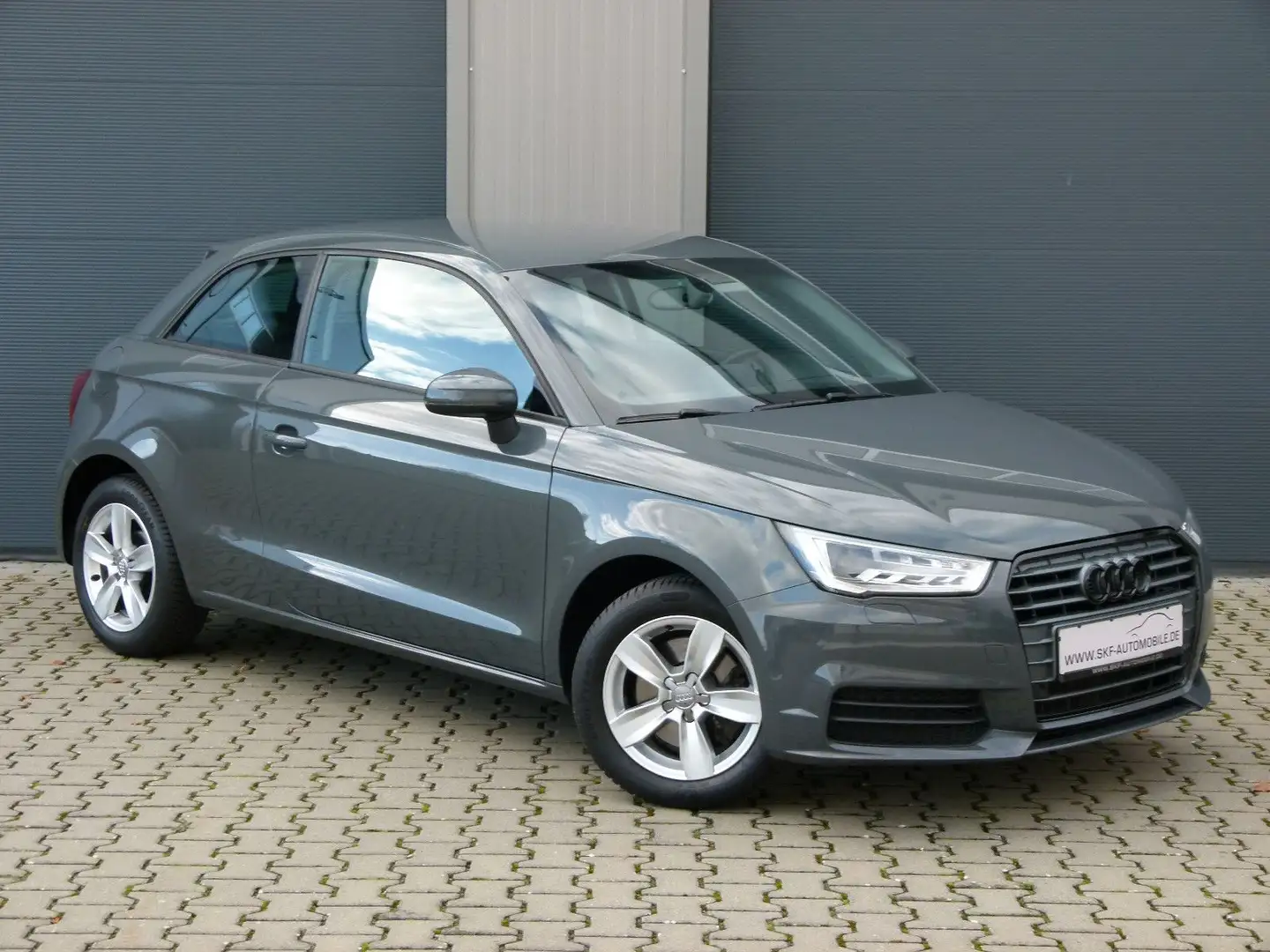 Audi A1 1,4 1-Hand S-tronic Xenon/LED PDC Alu Gris - 2