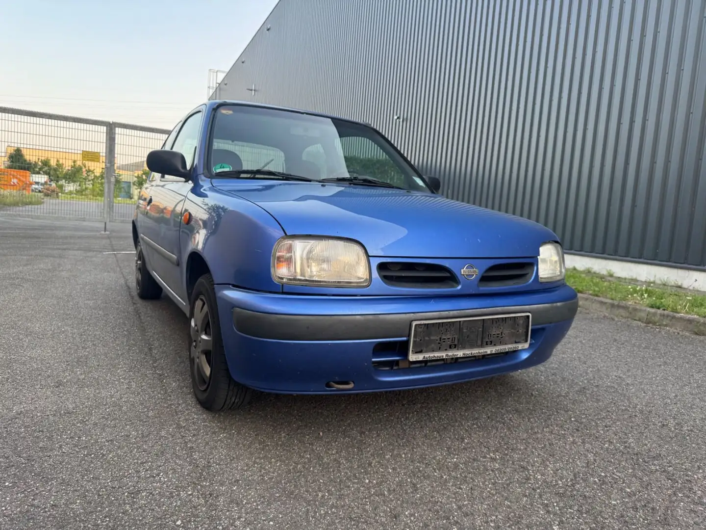 Nissan Micra Синій - 1