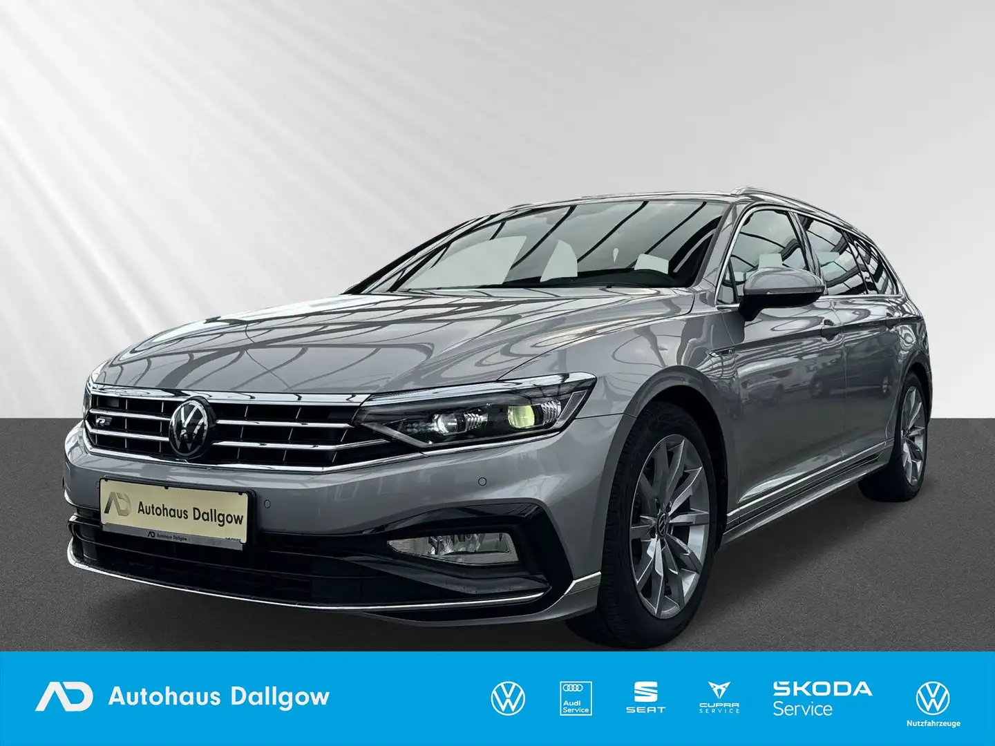 Volkswagen Passat Variant Elegance R-Line Sportpaket / Navi Plateado - 1
