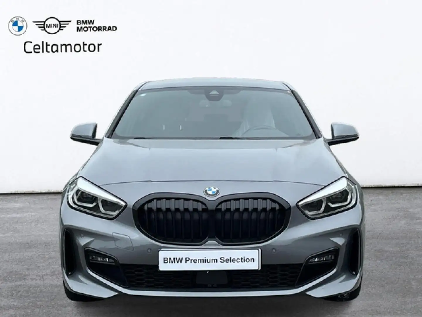 BMW 118 118dA Business Grau - 2