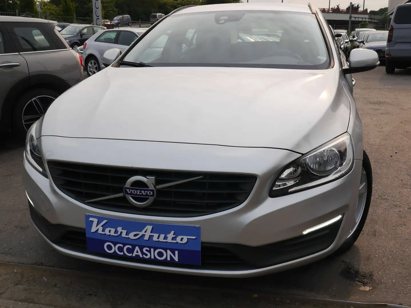 Volvo V60 2.0 D2*GPS*CLIM* Gris - 1