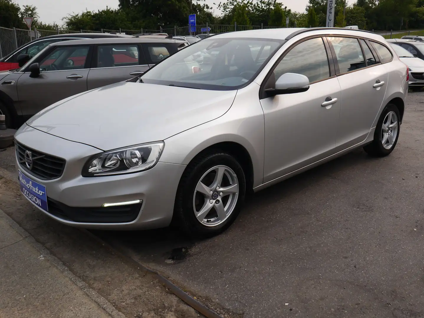 Volvo V60 2.0 D2*GPS*CLIM* Gris - 2